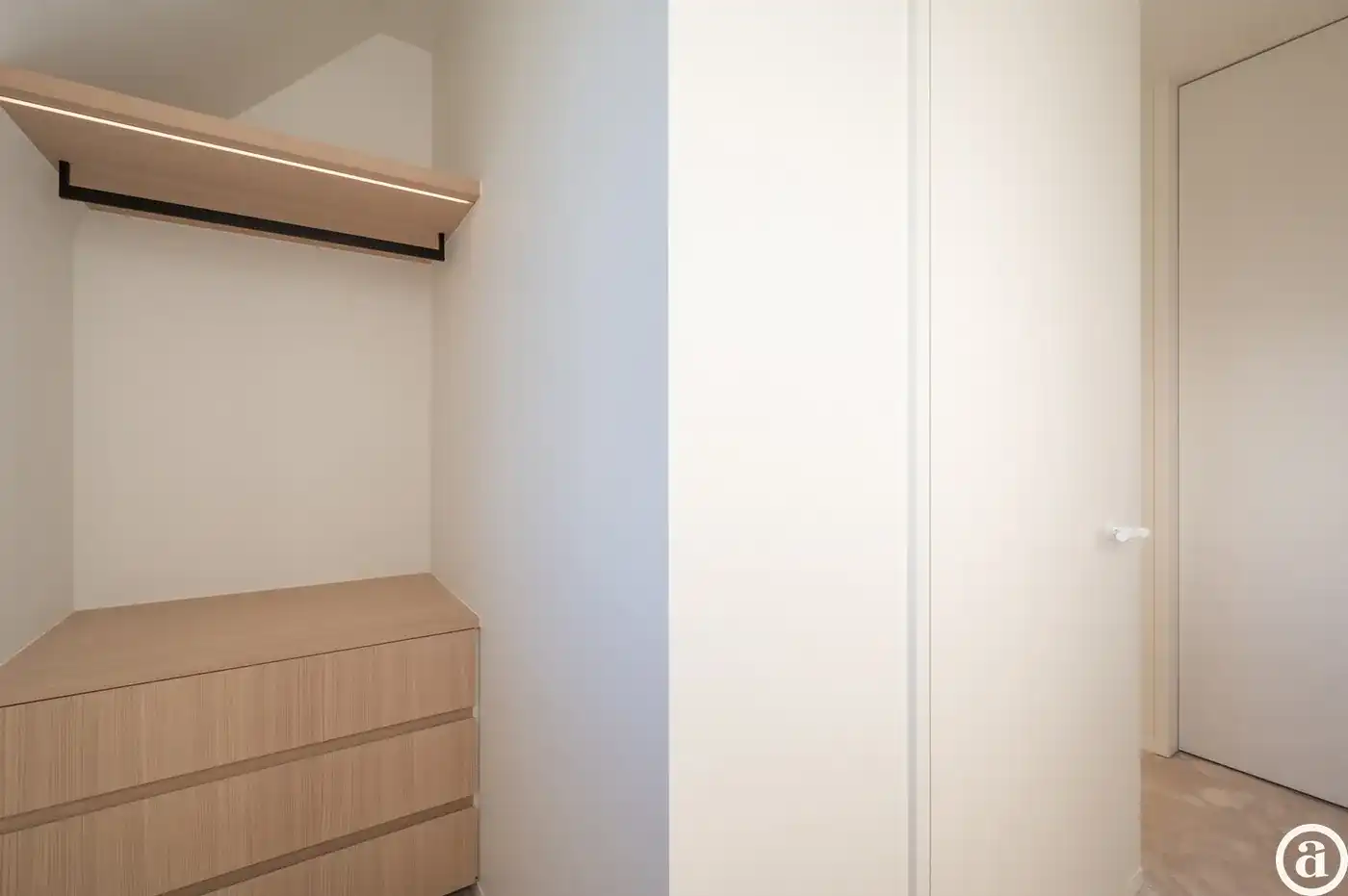 Instapklare nieuwbouwvilla met 5 slaapkamers en zuidgerichte tuin.  foto 22