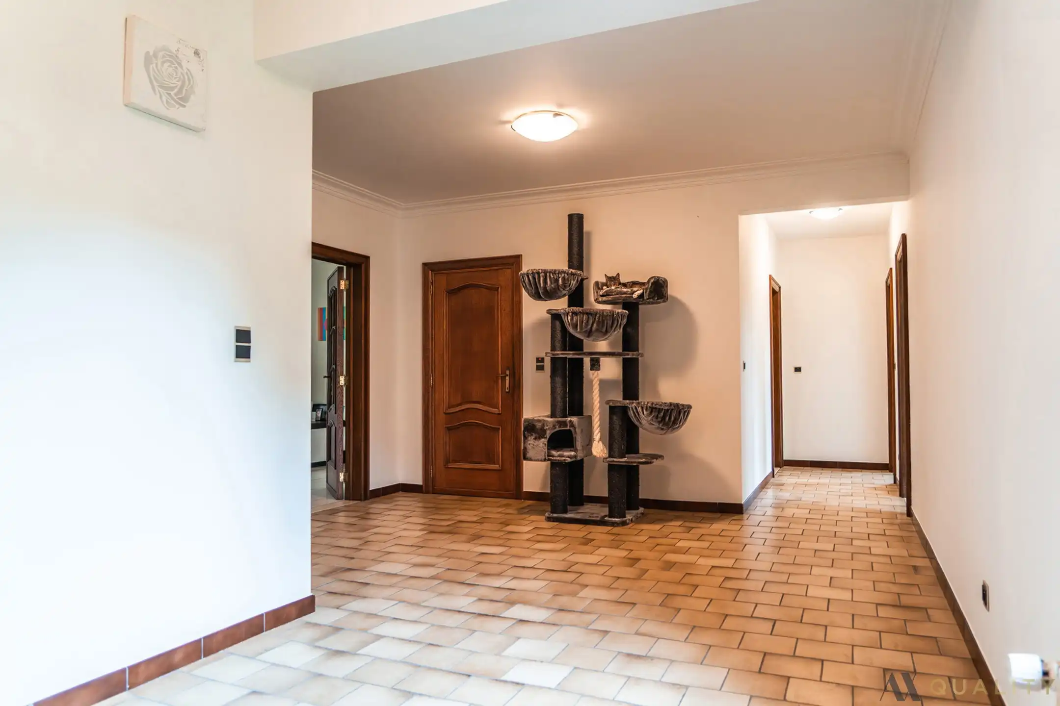 Ruime woning met 6 slaapkamers en 2 garages foto 13