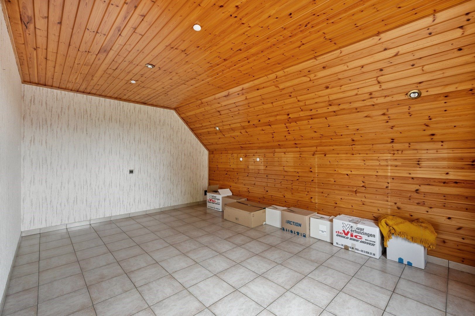  ALLEENSTAANDE VILLA MET 5/6 SLAAPKAMERS, DUBBELE GARAGE EN TUIN  foto 20