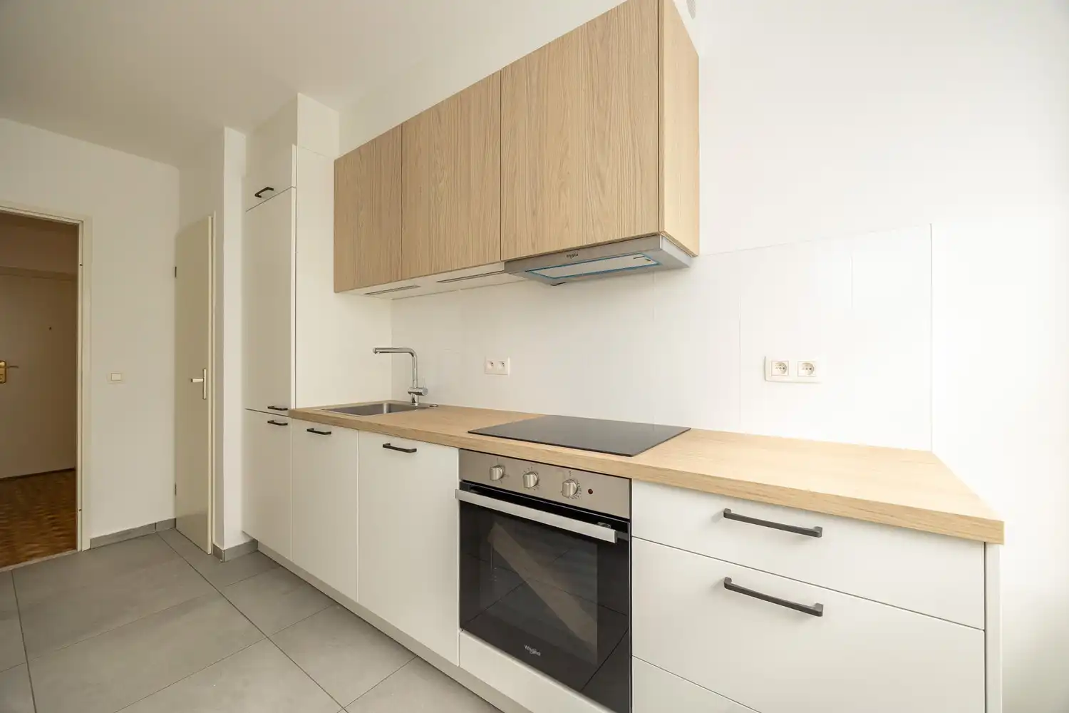 Instapklaar 2-slpk appartement van  83m² met terras op toplocatie! foto 3