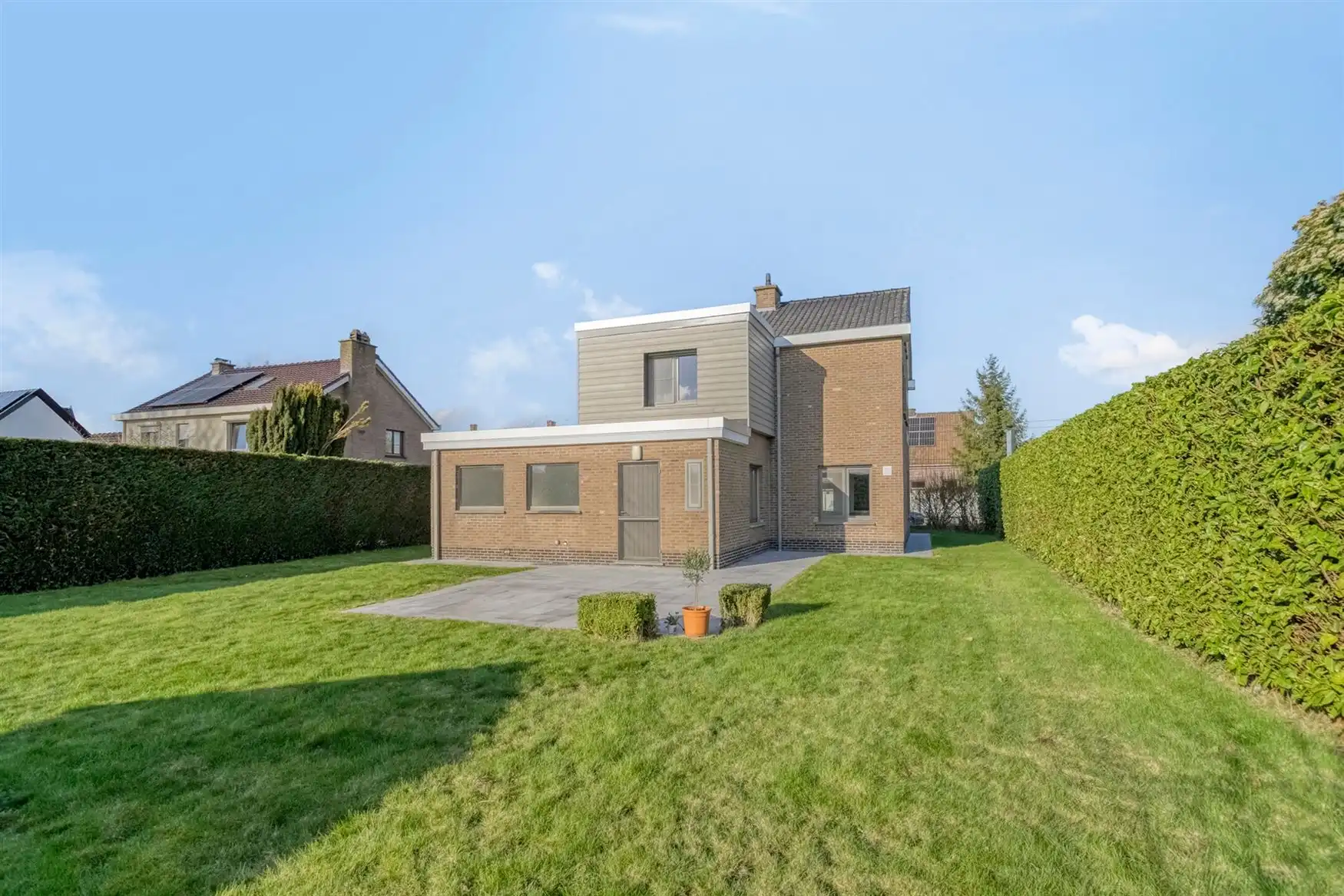 Woning gelegen in rustige, residentiële wijk foto 16