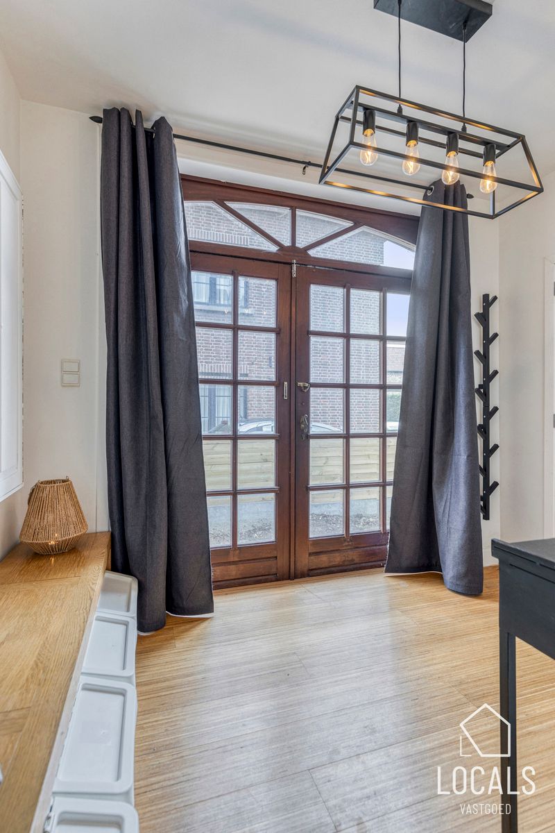 Gemoderniseerde open bebouwing met prachtig verzicht foto 13