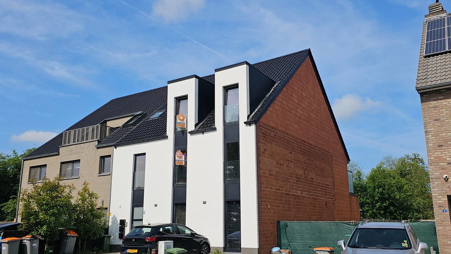 Een recent gerenoveerd penthouse met een ruim terras. foto {{pictureIndex}}
