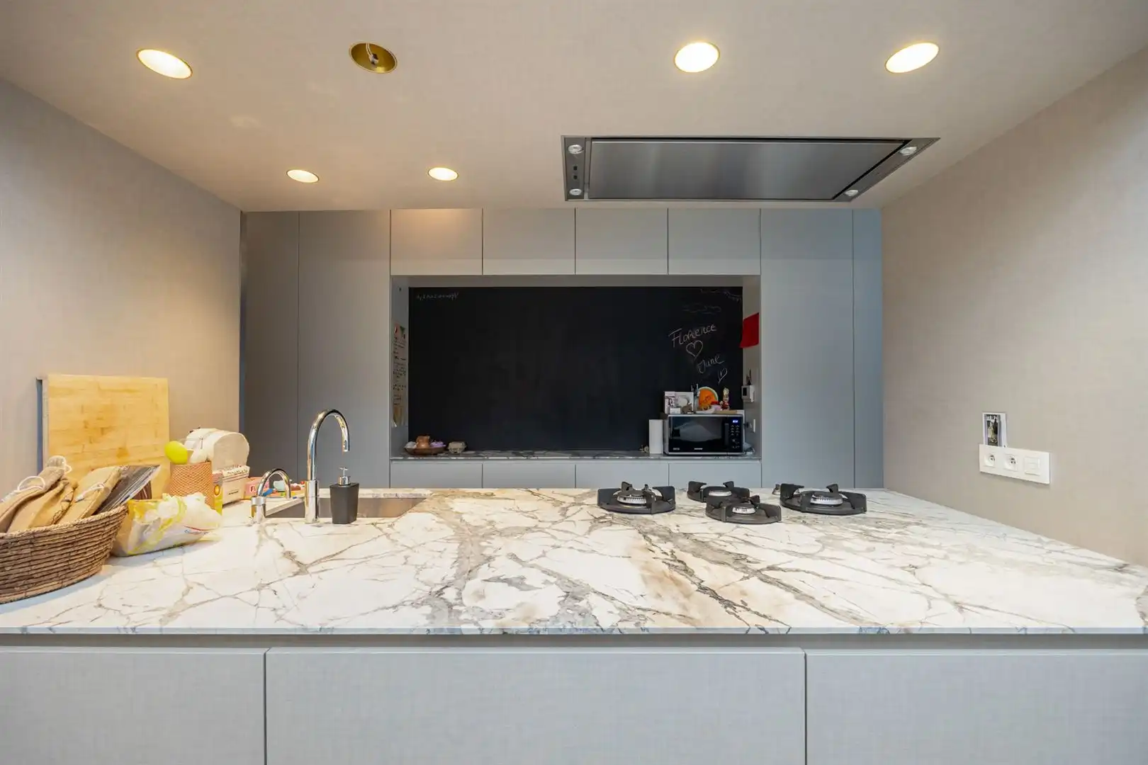 XXL loft met industriële ziel en terras foto 7