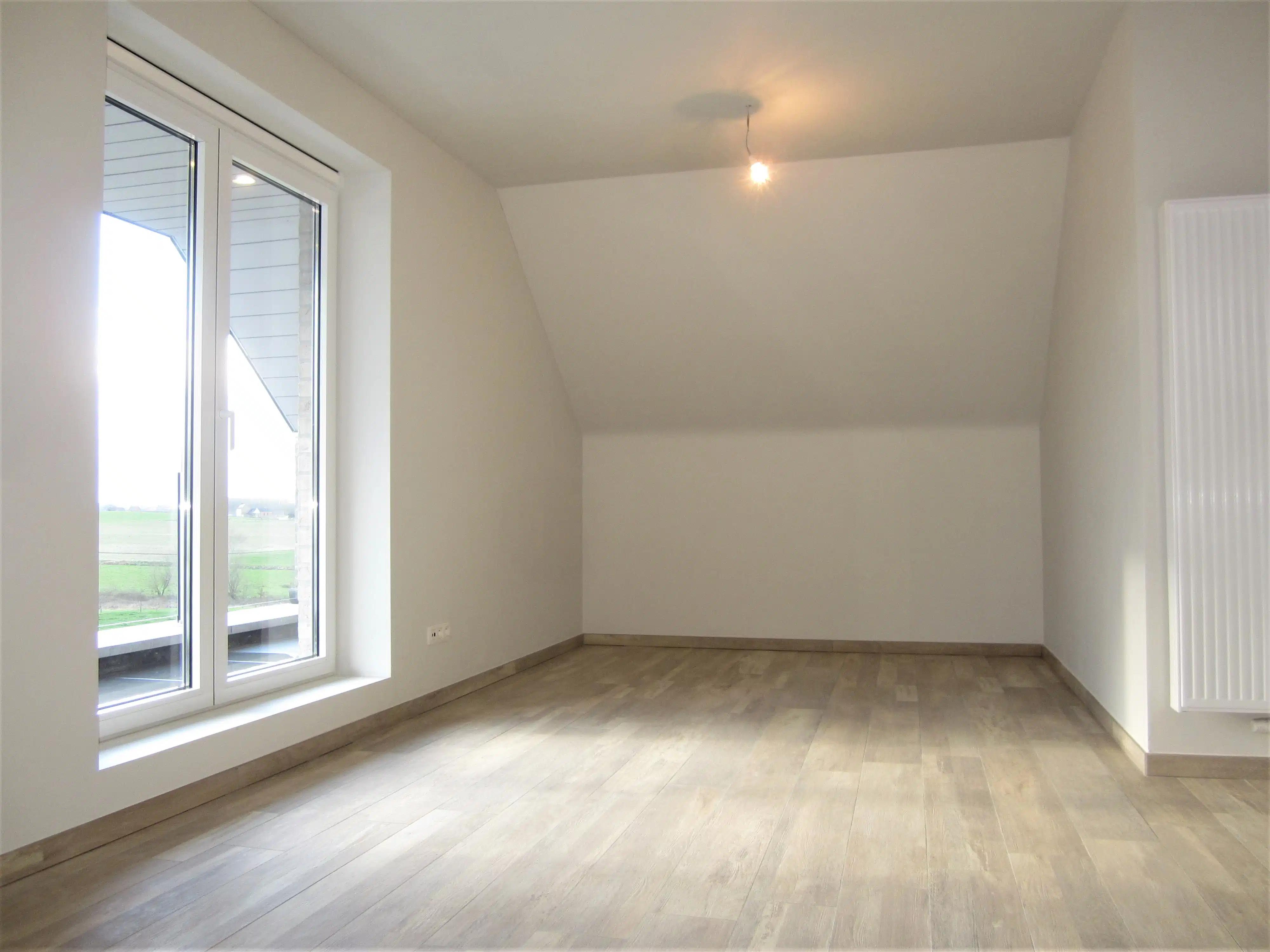 Prachtige halfopen pastoriewoning van 160m² met zuidgericht terras v 31m², balkon, zonnepanelen en drie staanplaatsen.  foto 14