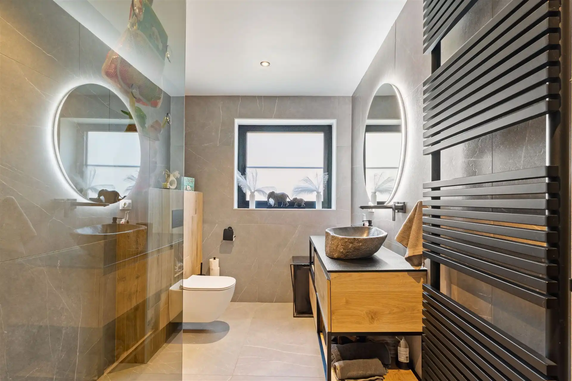 Gerenoveerde bungalow in een rustige woonwijk te Stekene foto 10