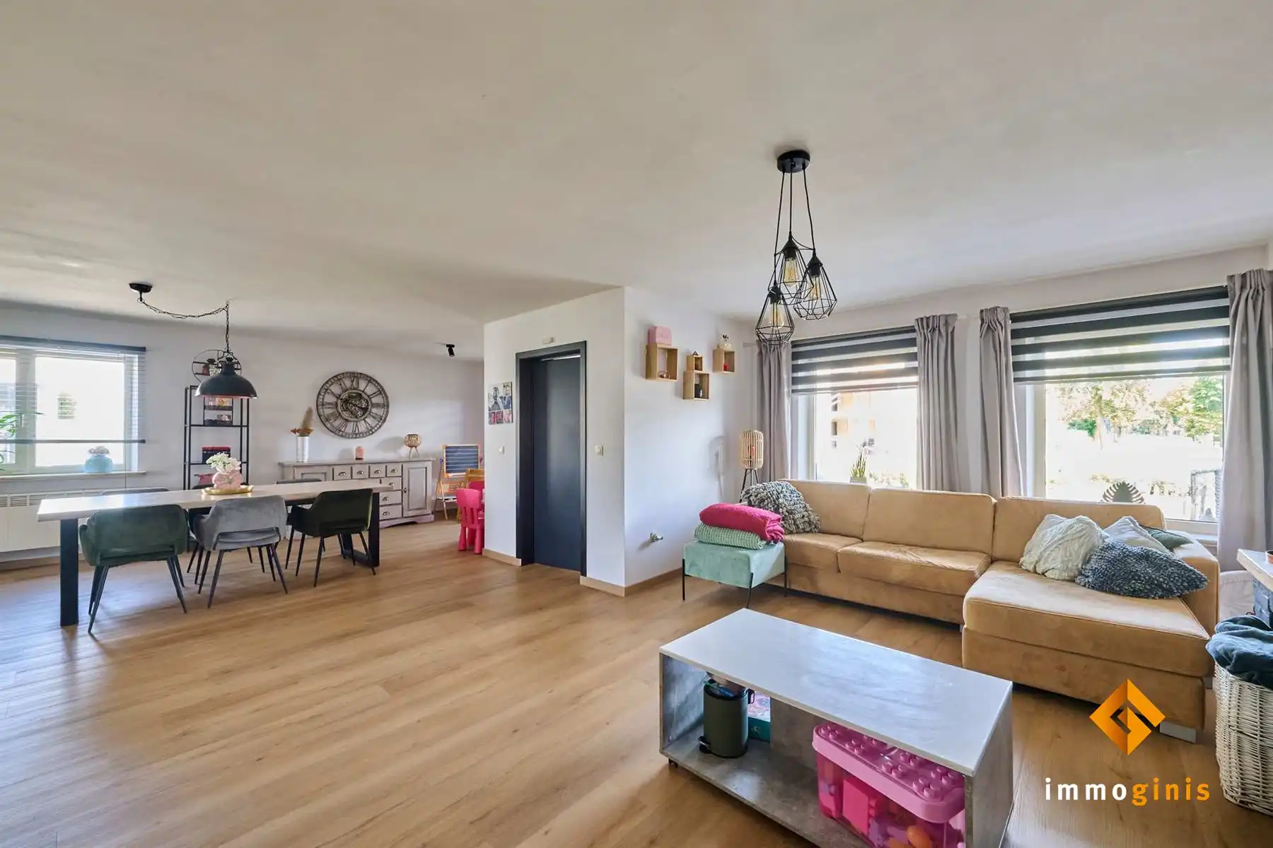Gerenoveerde woning met 3 ruime slaapkamers, op een prachtige locatie vlakbij het centrum van Bocholt. foto 4