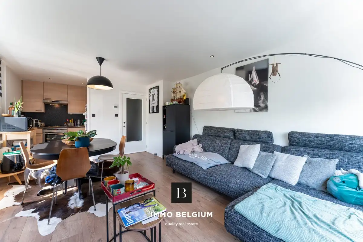 Instapklaar hoekappartement nabij het centrum met 2 slaapkamers foto 3