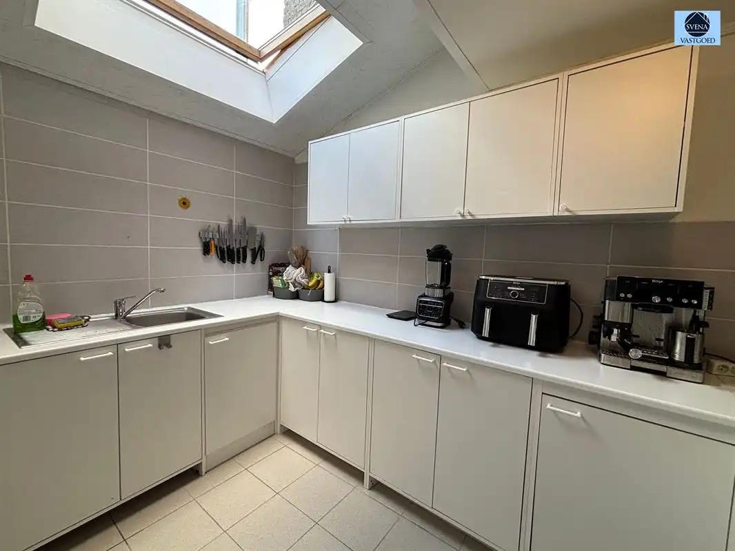 INSTAPKLARE STARTERSWONING OF INTERESSANTE INVESTERING MET 2 SLAAPKAMERS foto 5