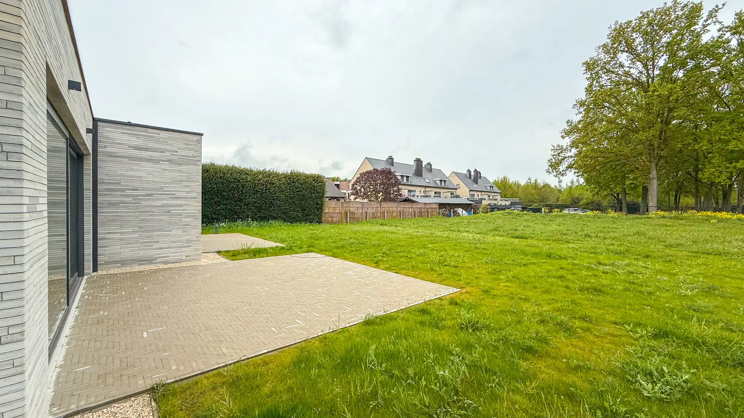 Stijlvolle nieuwbouwwoning met diepe tuin + vloerverwarming! foto 32