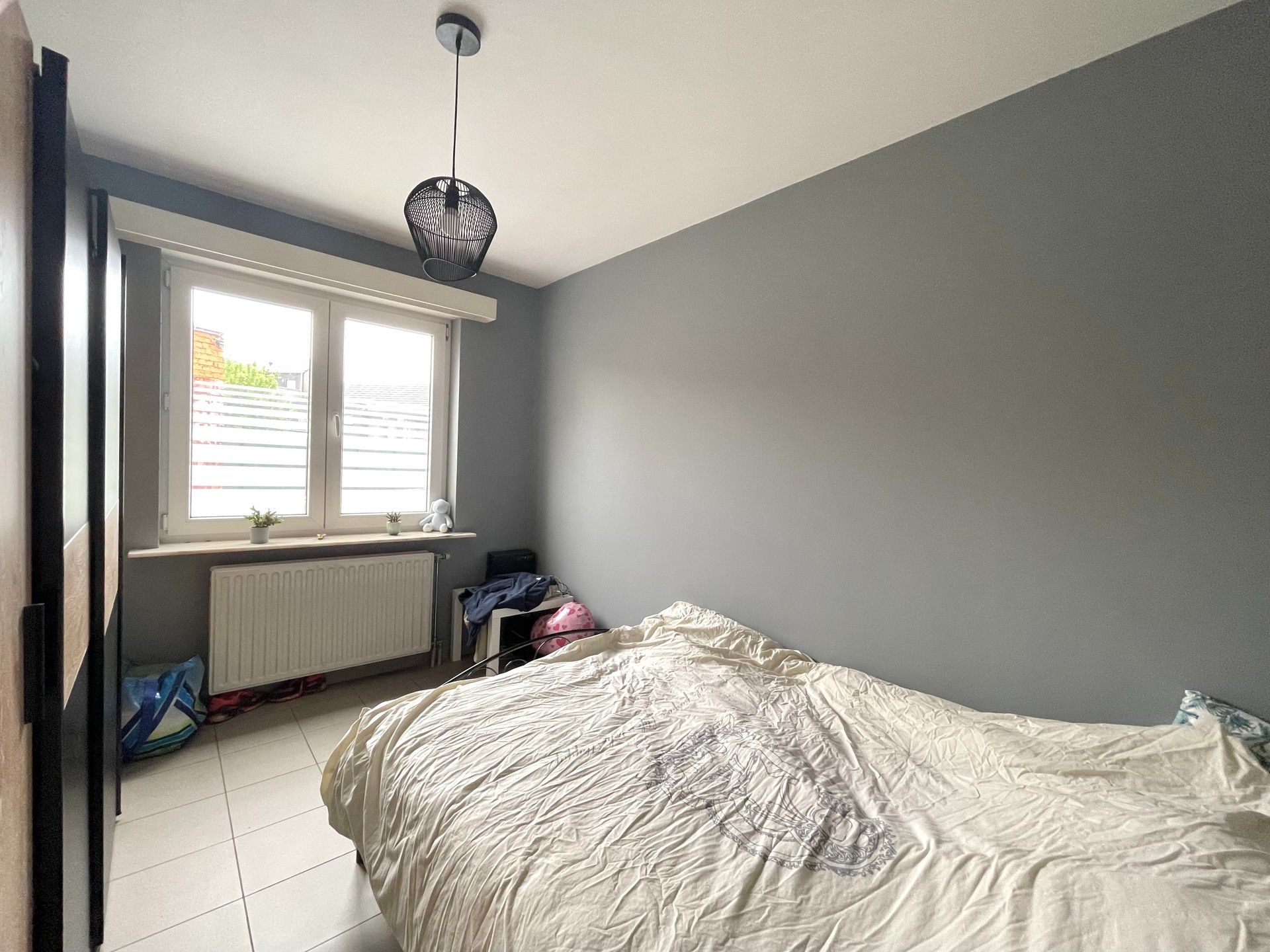 GELIJKVLOERS APPARTEMENT MET 2 SLPKS & GARAGE foto 24