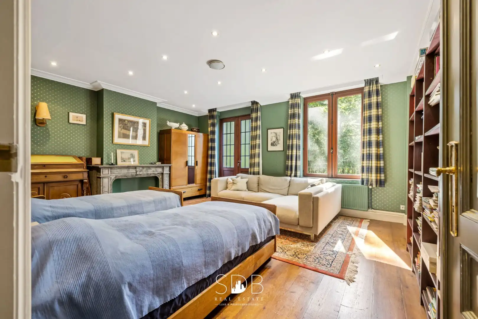 Prachtig kasteel met omringend park, weilanden en stalgebouw op circa 5hectare foto 17