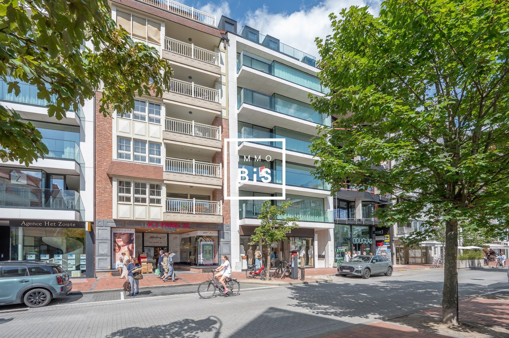Prachtig appartement in recent gebouw op een toplocatie in de Kustlaan, op enkele passen van het Albertplein foto 2