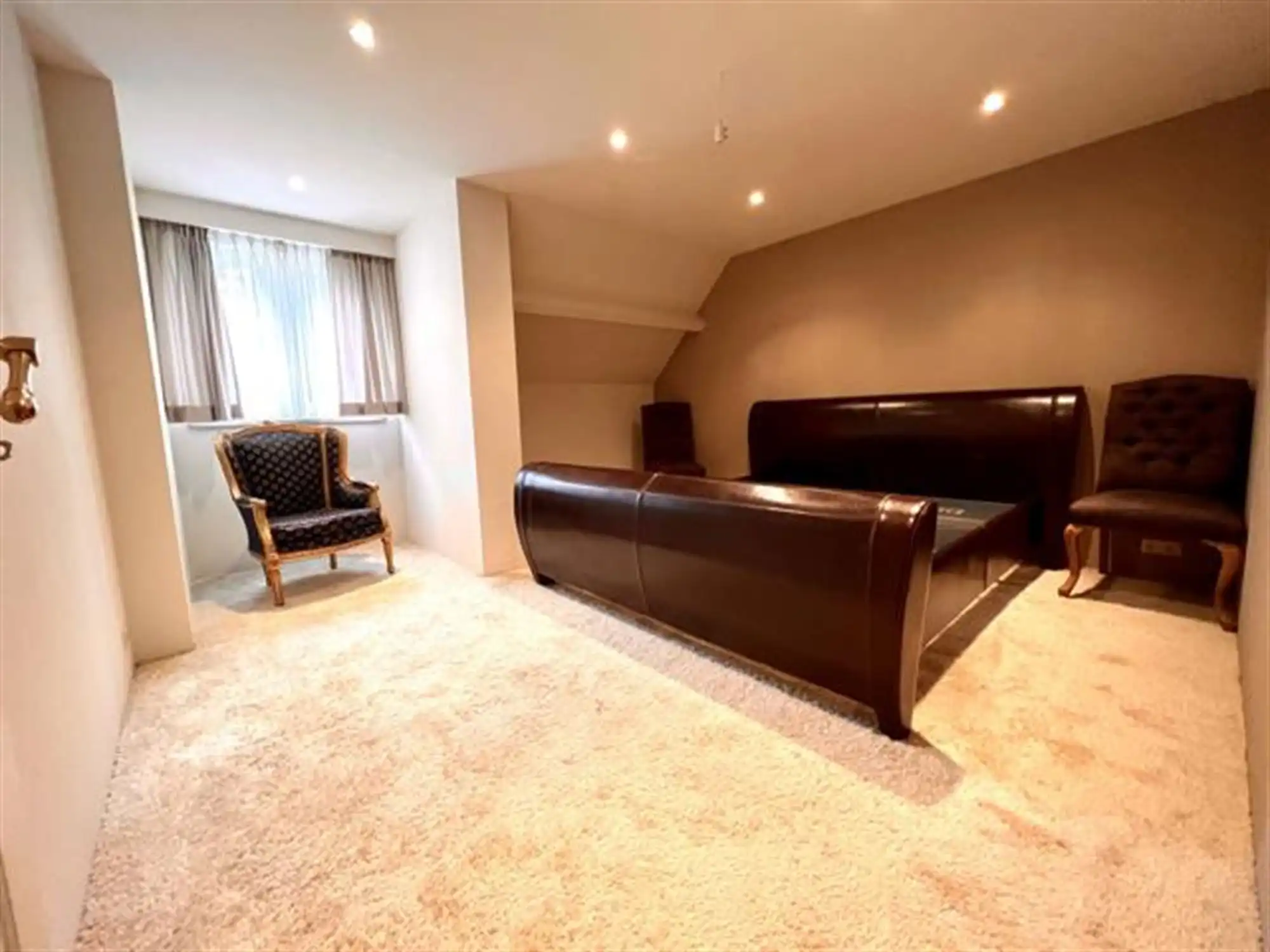 Prachtige villa met 9 slaapkamers en buitenzwembad foto 33