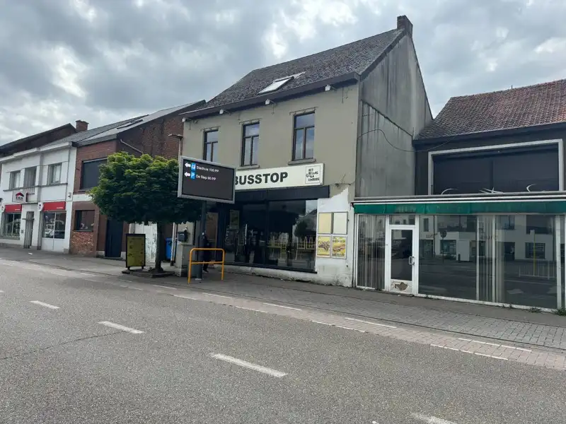 Projectgrond voor meerdere appartementen op een topligging. foto {{pictureIndex}}