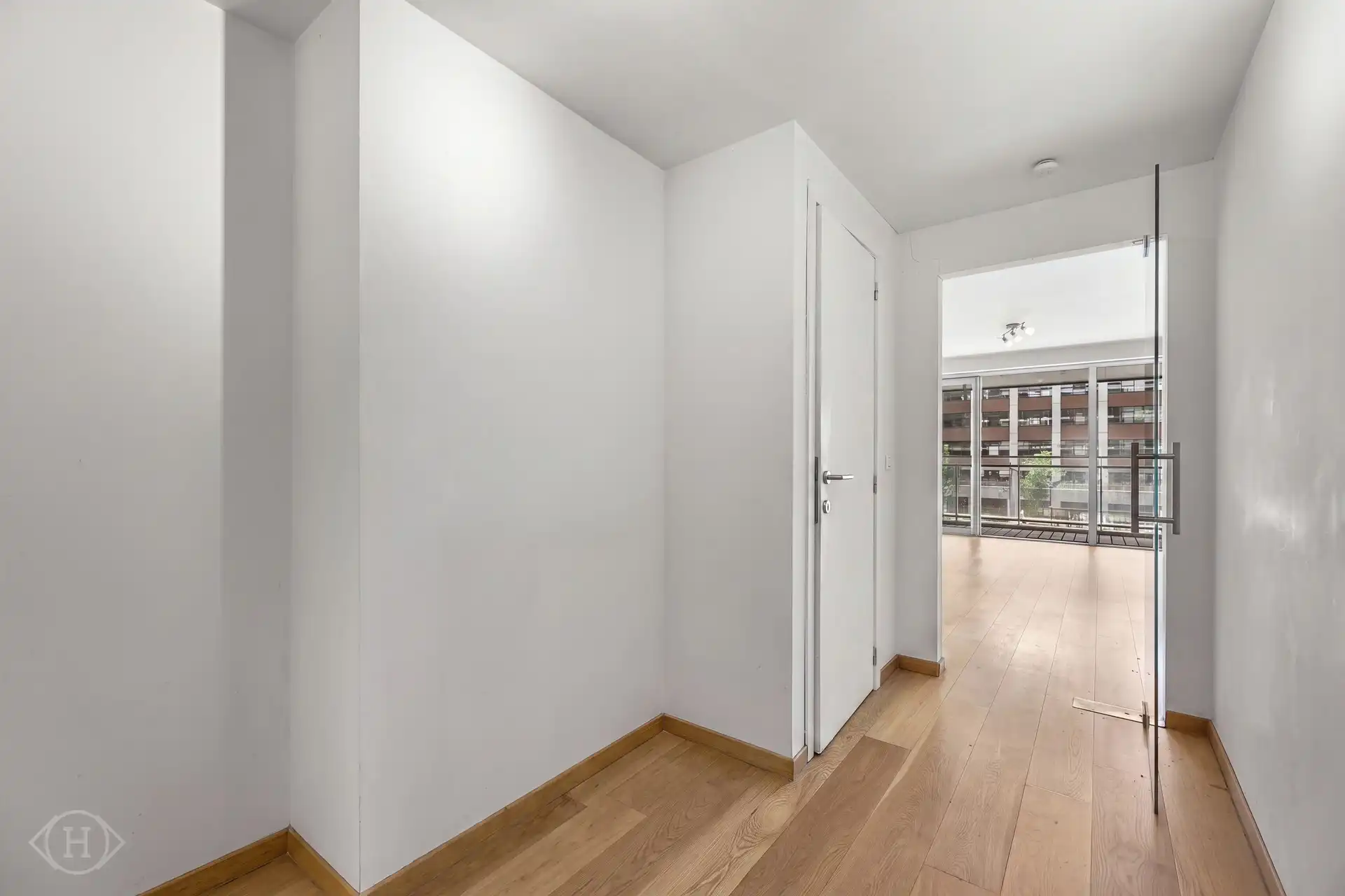Lichtrijk 1-slaapkamerappartement aan de Vaartkom foto 6