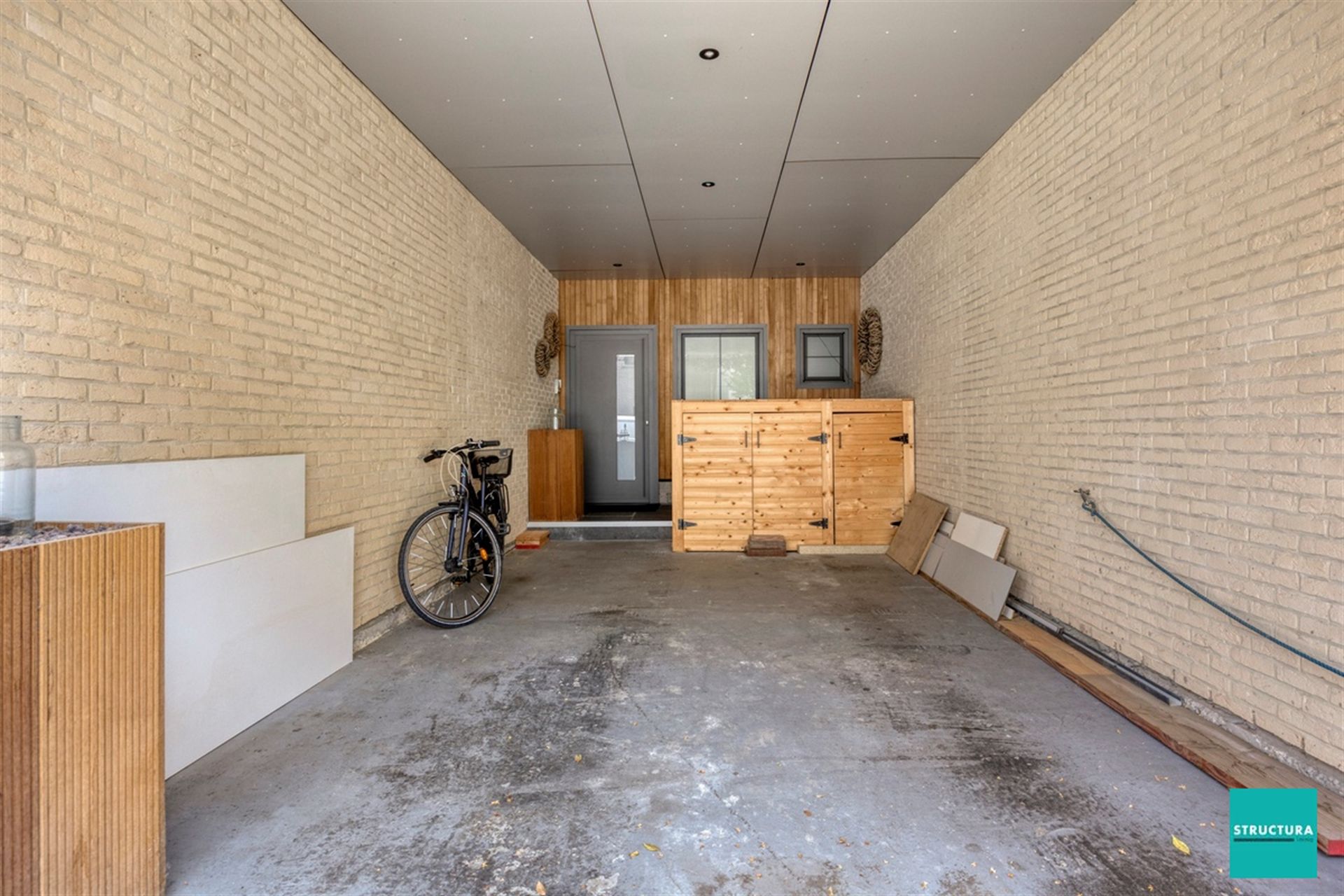 Instapklare woning met prachtige tuin foto 2