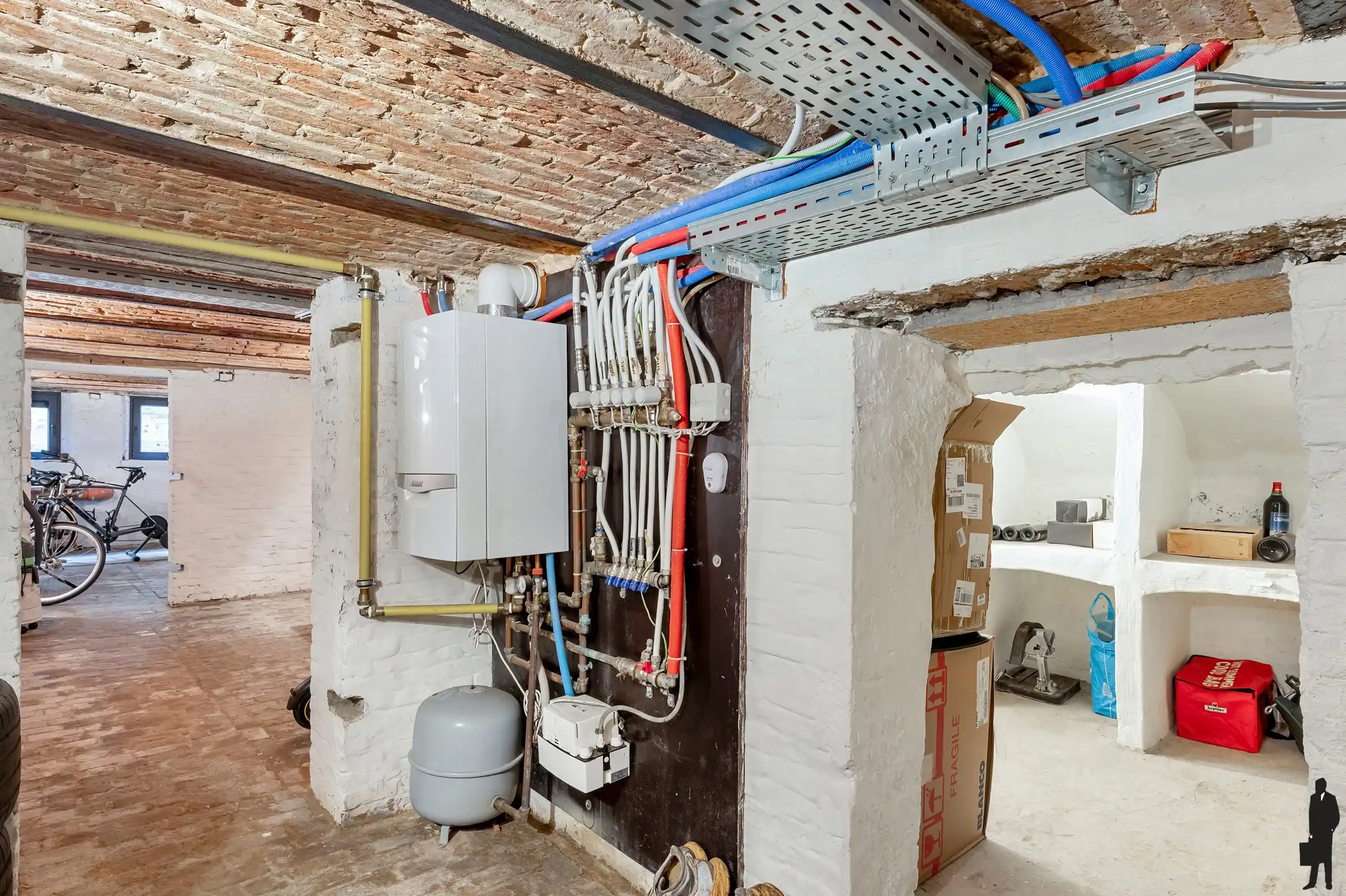 Karaktervolle, volledig gerenoveerde woning met 4 slaapkamers en stadstuin in het hart van Berchem foto 27