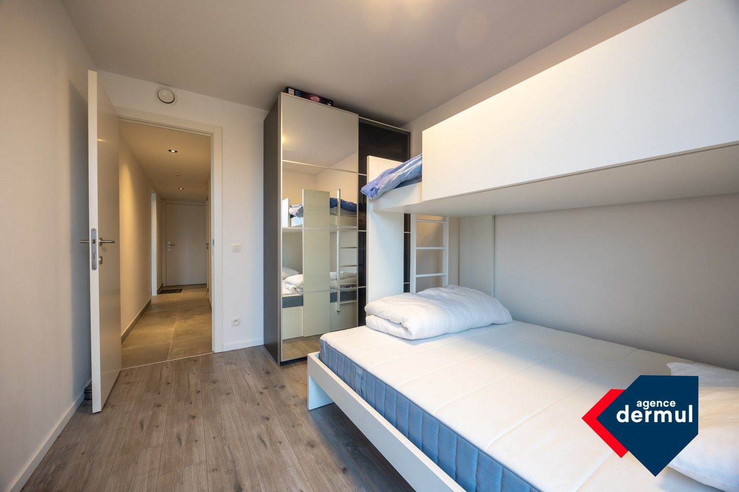 RECENT APPARTEMENT MET PARKING foto 17