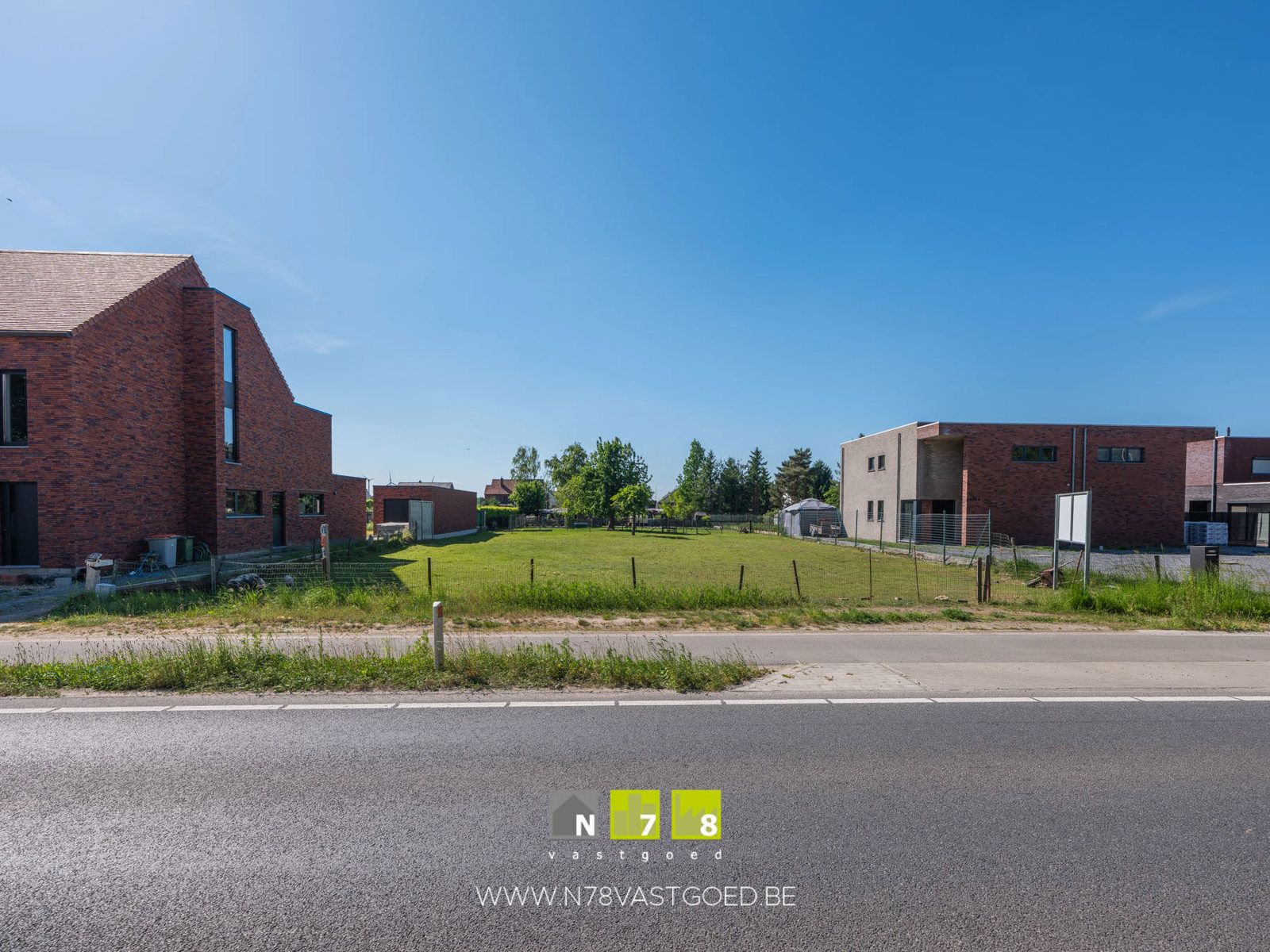 Grond te koop foto {{pictureIndex}}