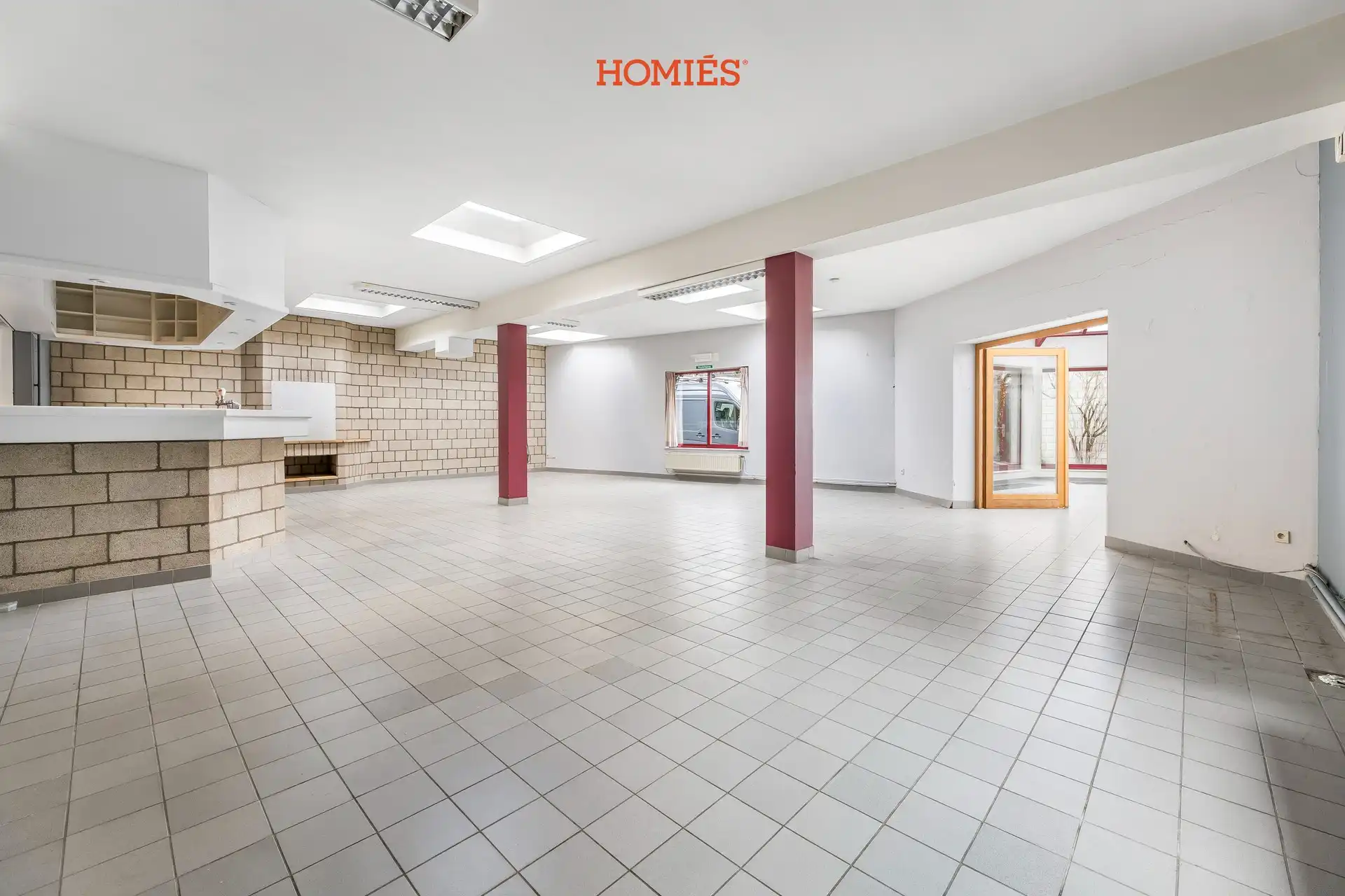 Veelzijdig handelspand met 9 parkeerplaatsen op toplocatie foto 4