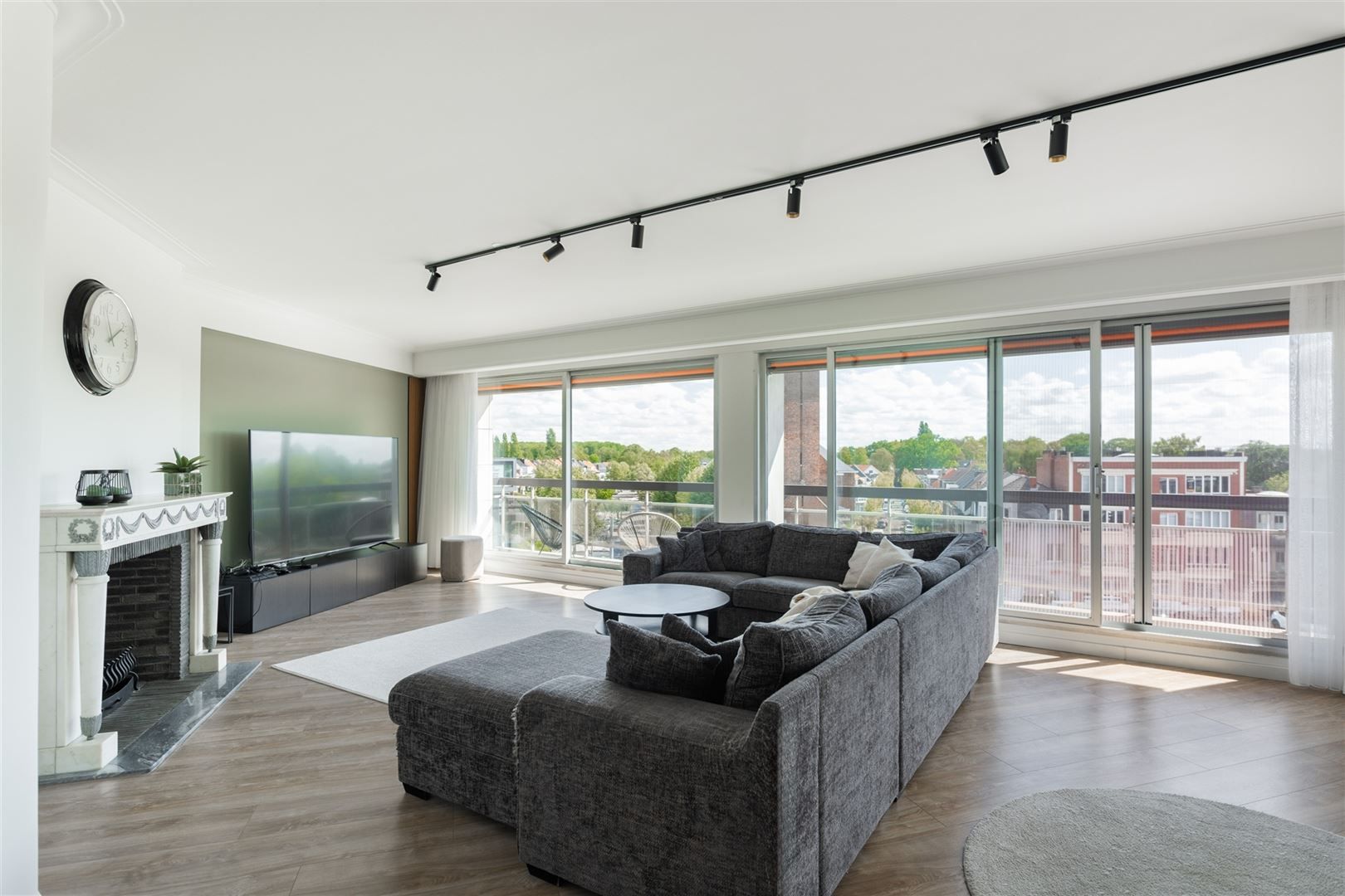 Ruim gerenoveerd appartement (177 m²) met terrassen  foto 3