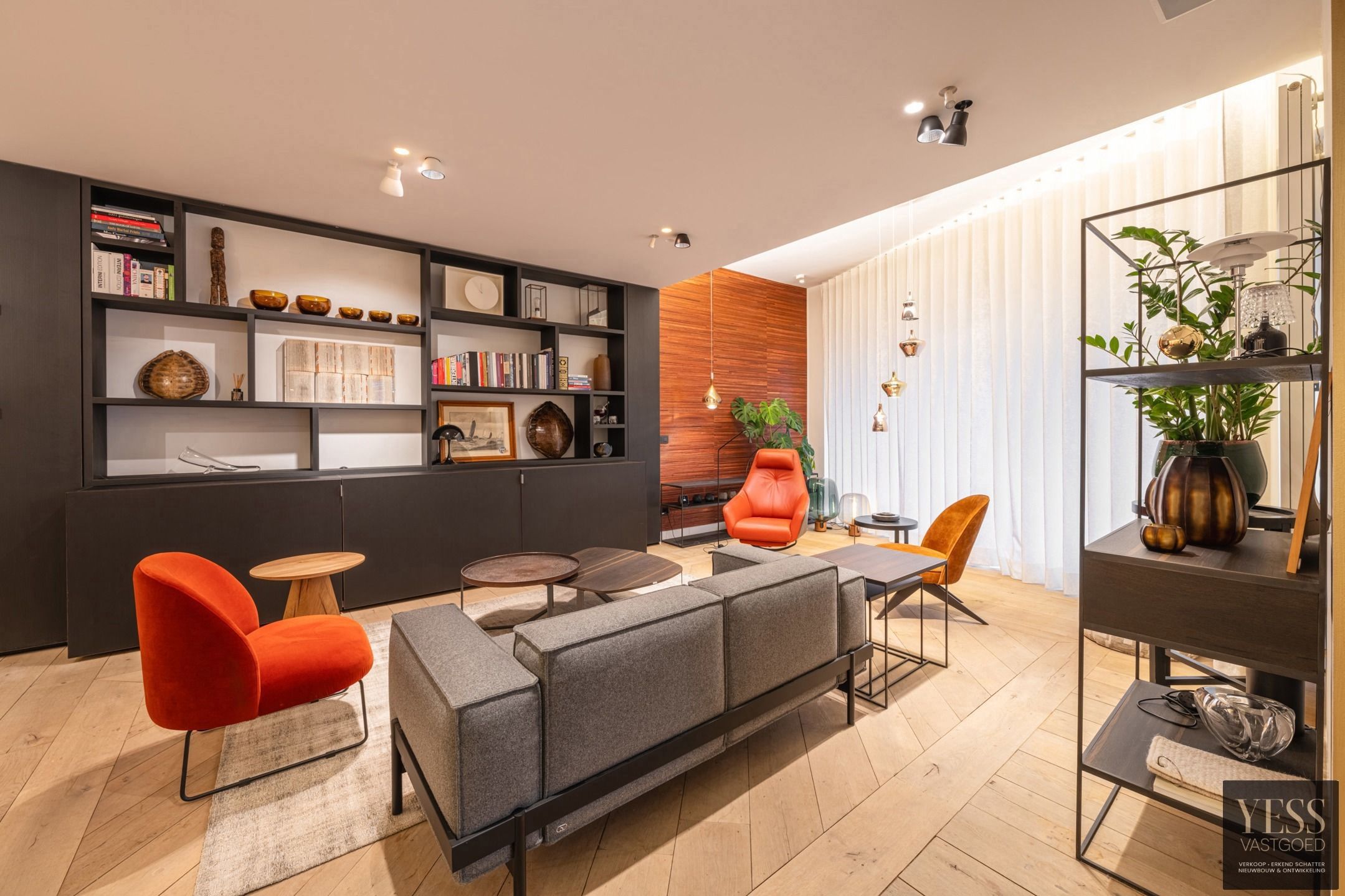 Exclusief gerenoveerd gelijkvloers appartement in Knokke! foto {{pictureIndex}}