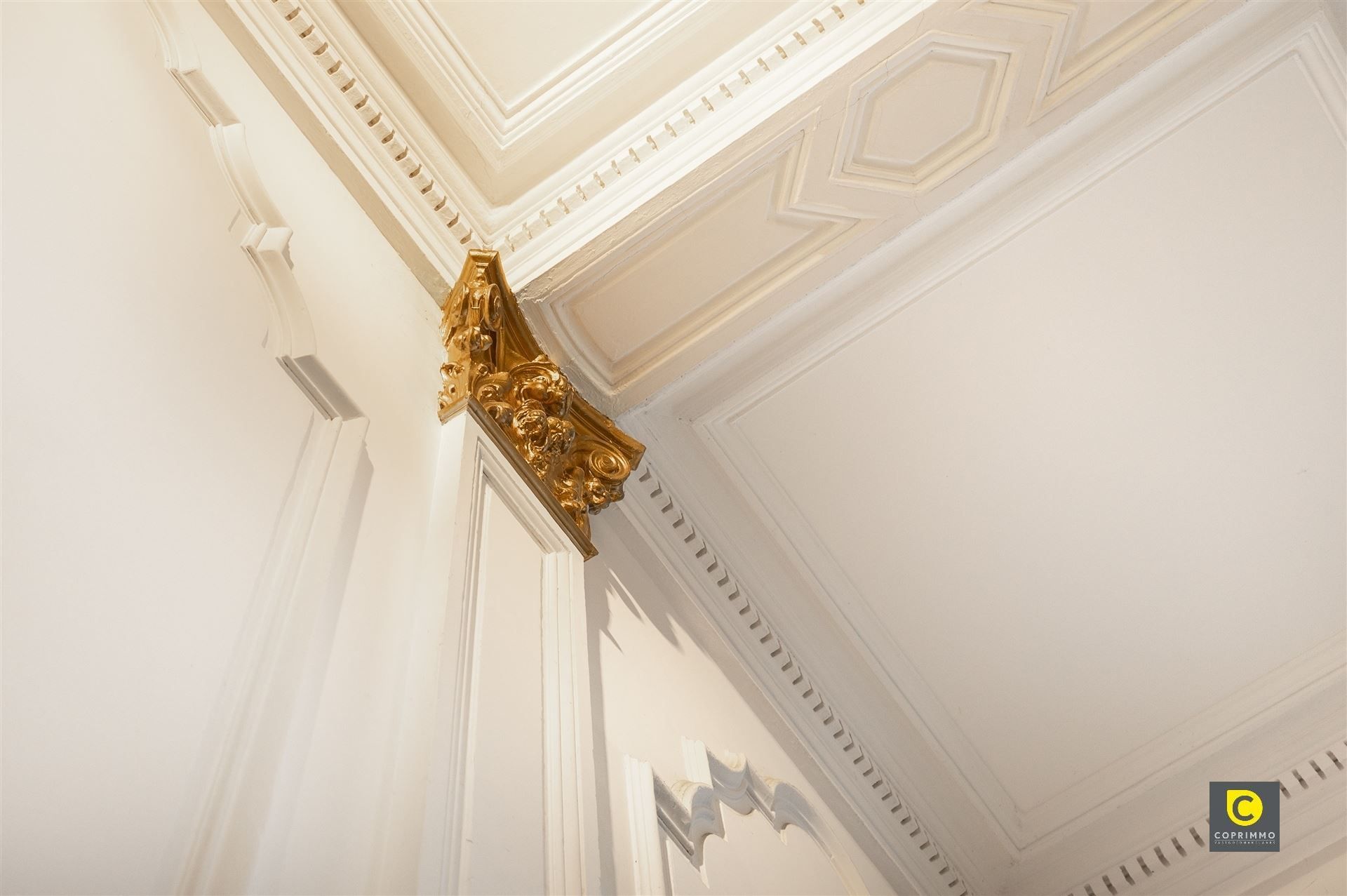 Unieke meesterwoning met garage foto 37