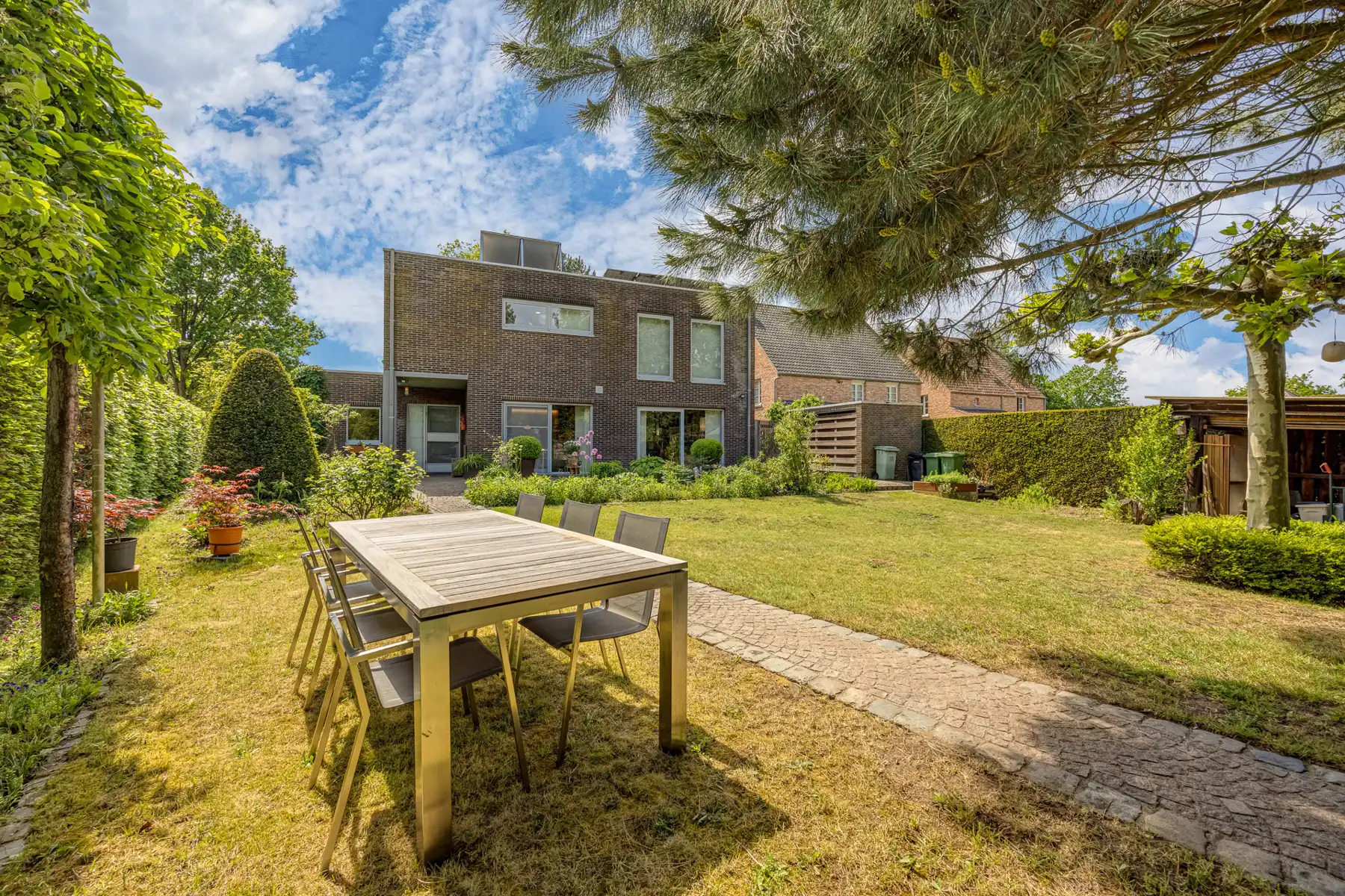 Degelijke en energiezuinige villa  op ca. 1000 m2 foto 27
