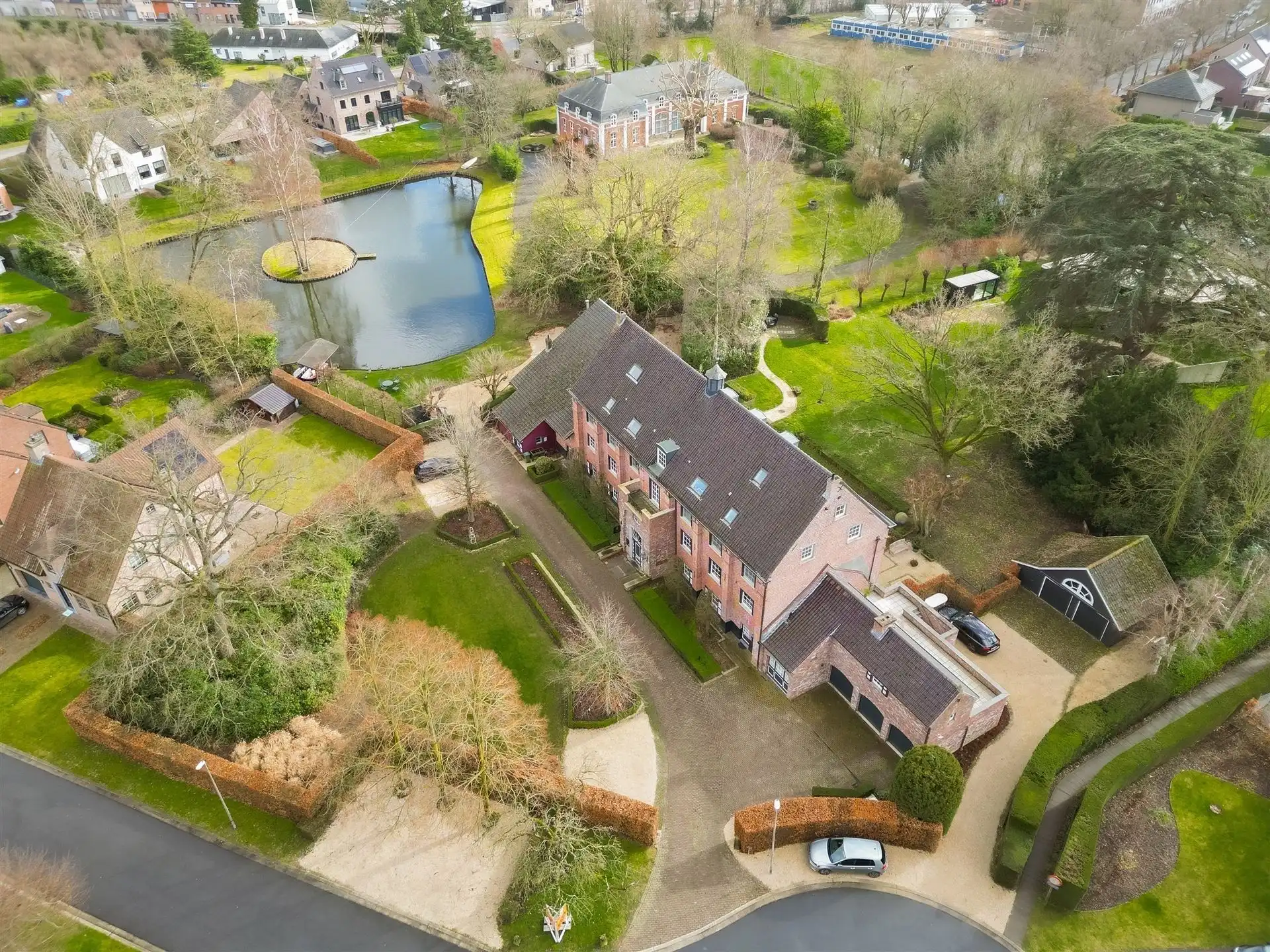 Modern duplexappartement in een karaktervol gebouw. foto 2