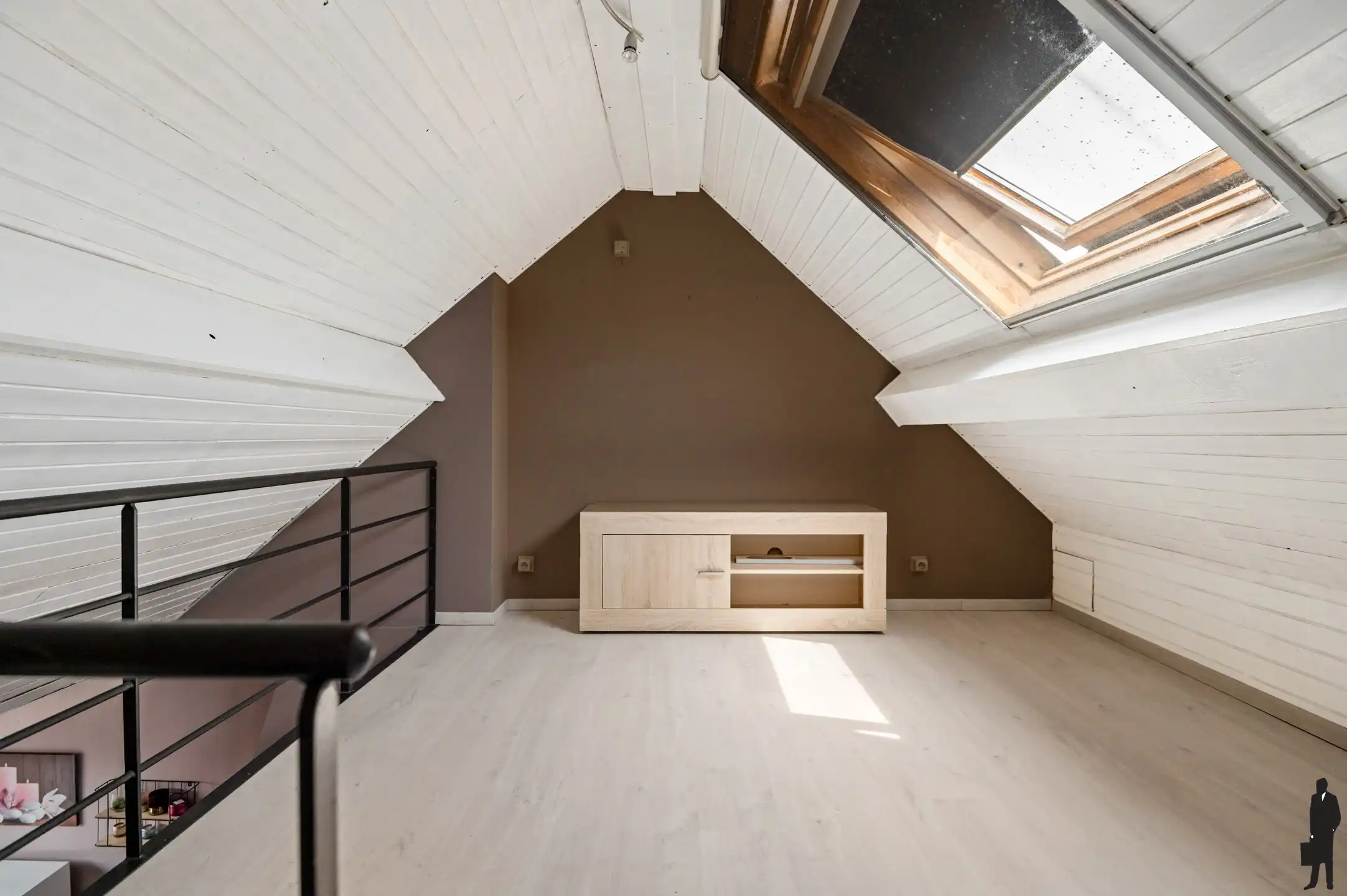 Charmante welgelegen woning met 2 ruime slpks en mezzanine foto 9