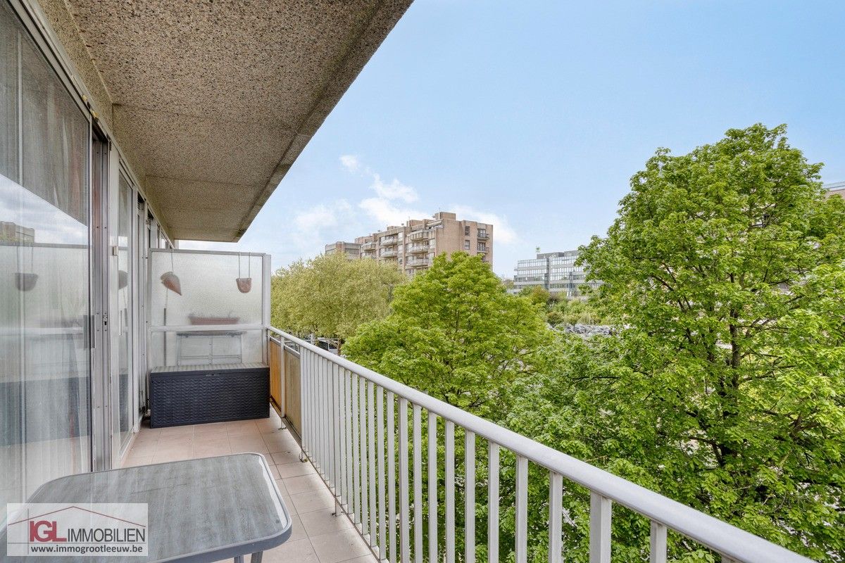 Lumineus 2-kamer appartement met 2 terrassen, garage en kelder foto 2