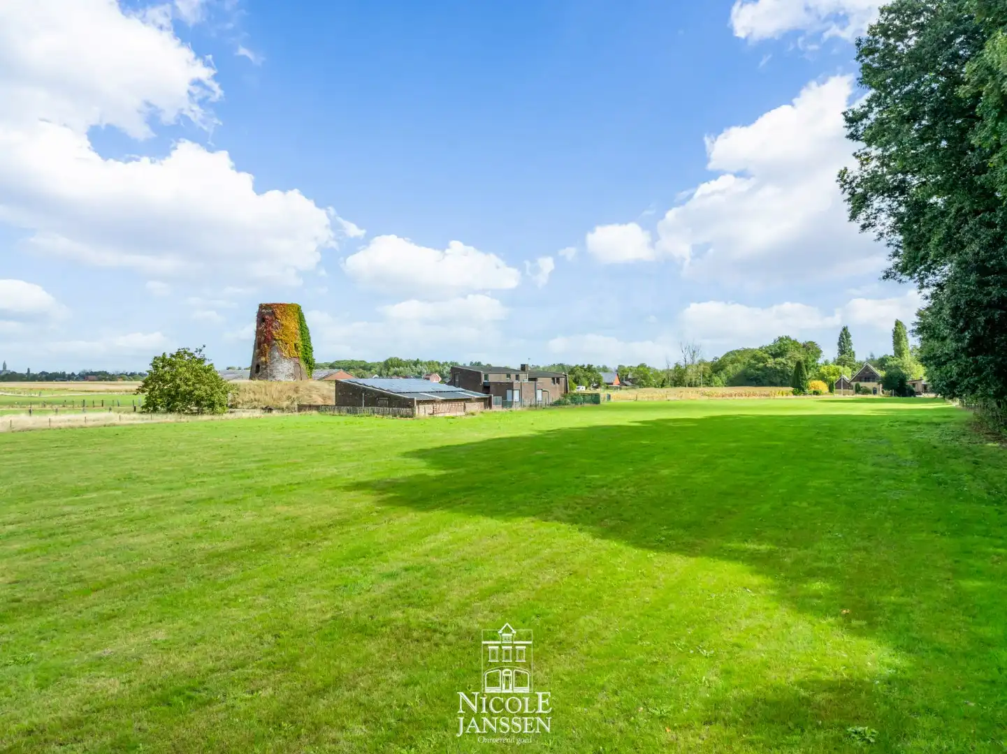 Unieke eigendom met molen foto 34