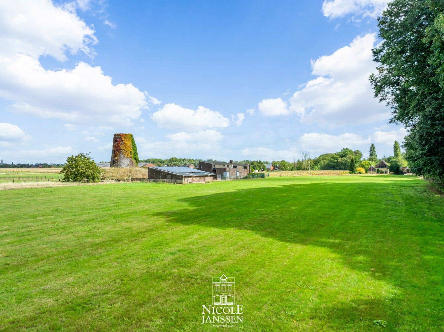 Unieke eigendom met molen foto 34