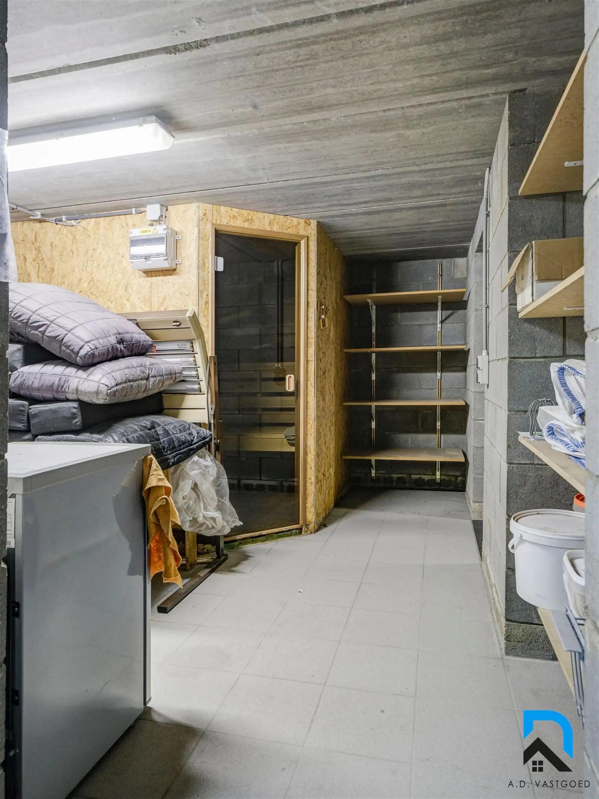 Ruime woning met prachtige tuin foto 29