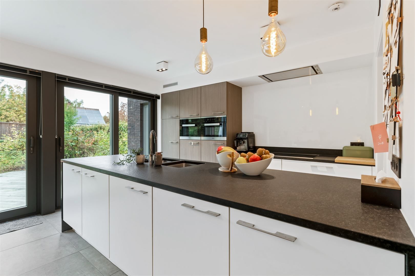 Recente ééngezinswoning op ca. 591m2 met 4 slaapkamers foto 13