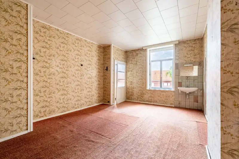 Zeer ruime, te renoveren woning met mogelijkse uitweg. foto 14