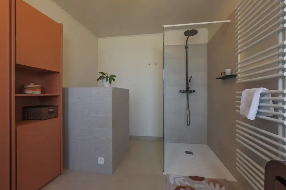 Vernieuwde woning met praktijk in de Arendswijk foto 16