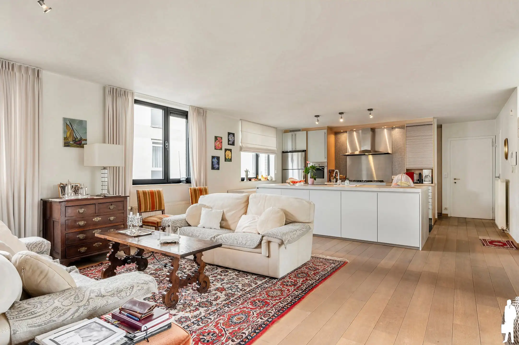 Lichtrijk duplex appartement met uitzonderlijk brede gevel foto 4