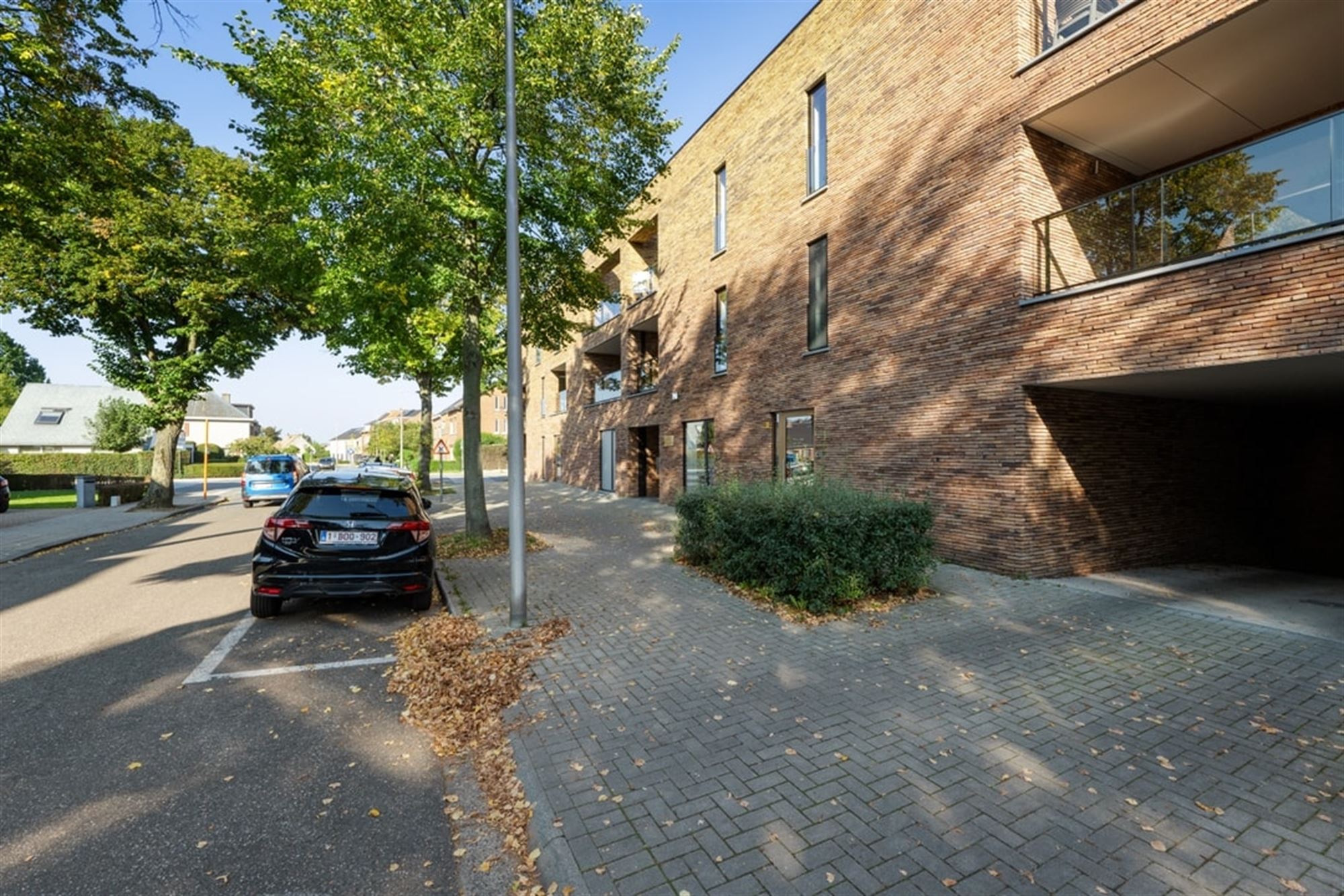 KNAP 1 SLK APPARTEMENT MET RUIM TERRAS OP CENTRALE LIGGING IN SINT-TRUIDEN  foto 2