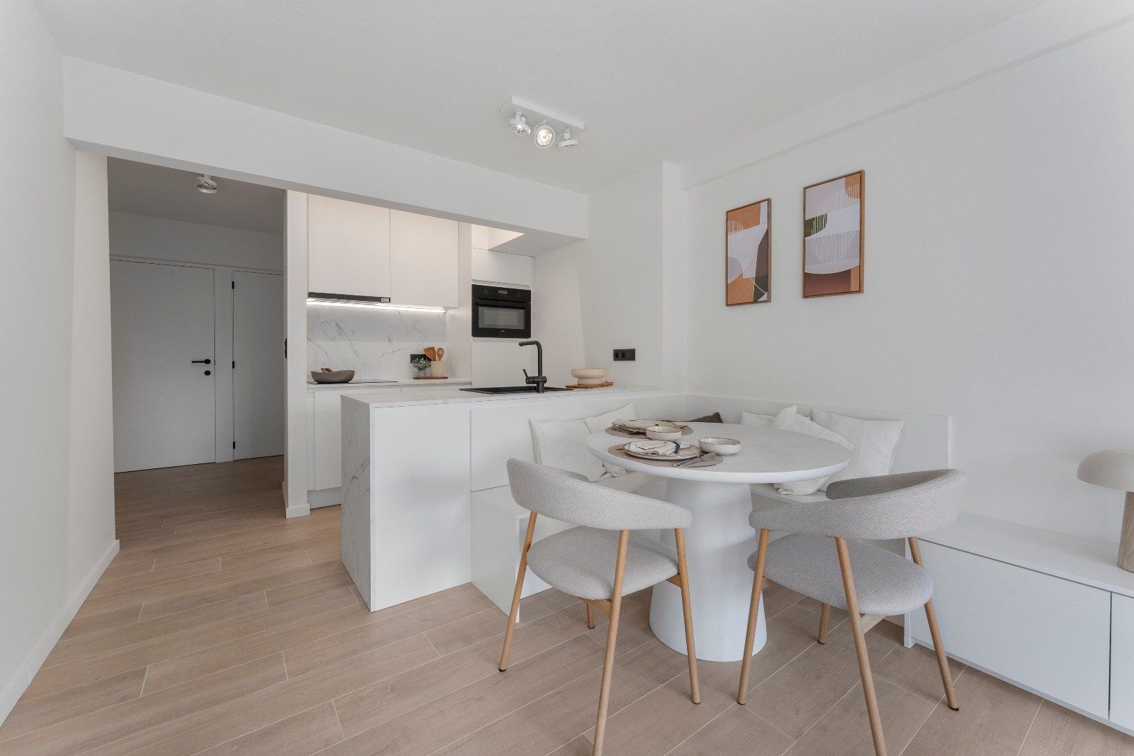 Instapklaar appartement - achterkant Zeedijk foto 4