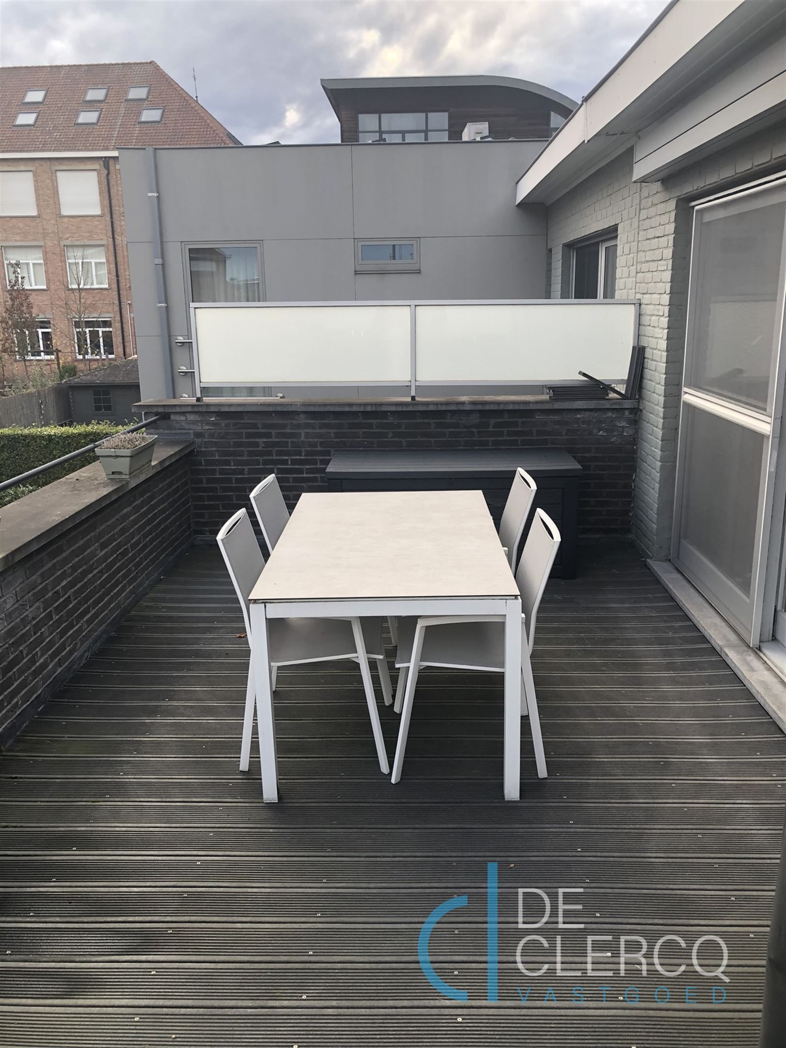 Ruim, tijdloos appartement met garage én terras te huur! foto 10