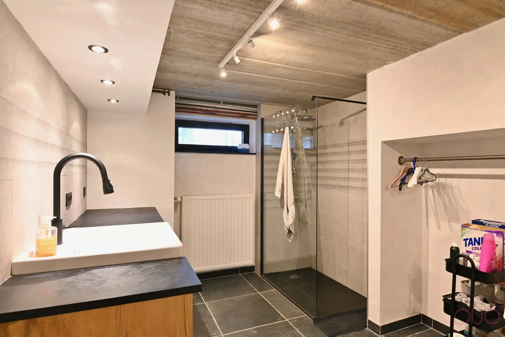 Gerenoveerd halfopen bebouwing op een prachtig perceel van 1h39a60ca inclusief weilanden foto 32