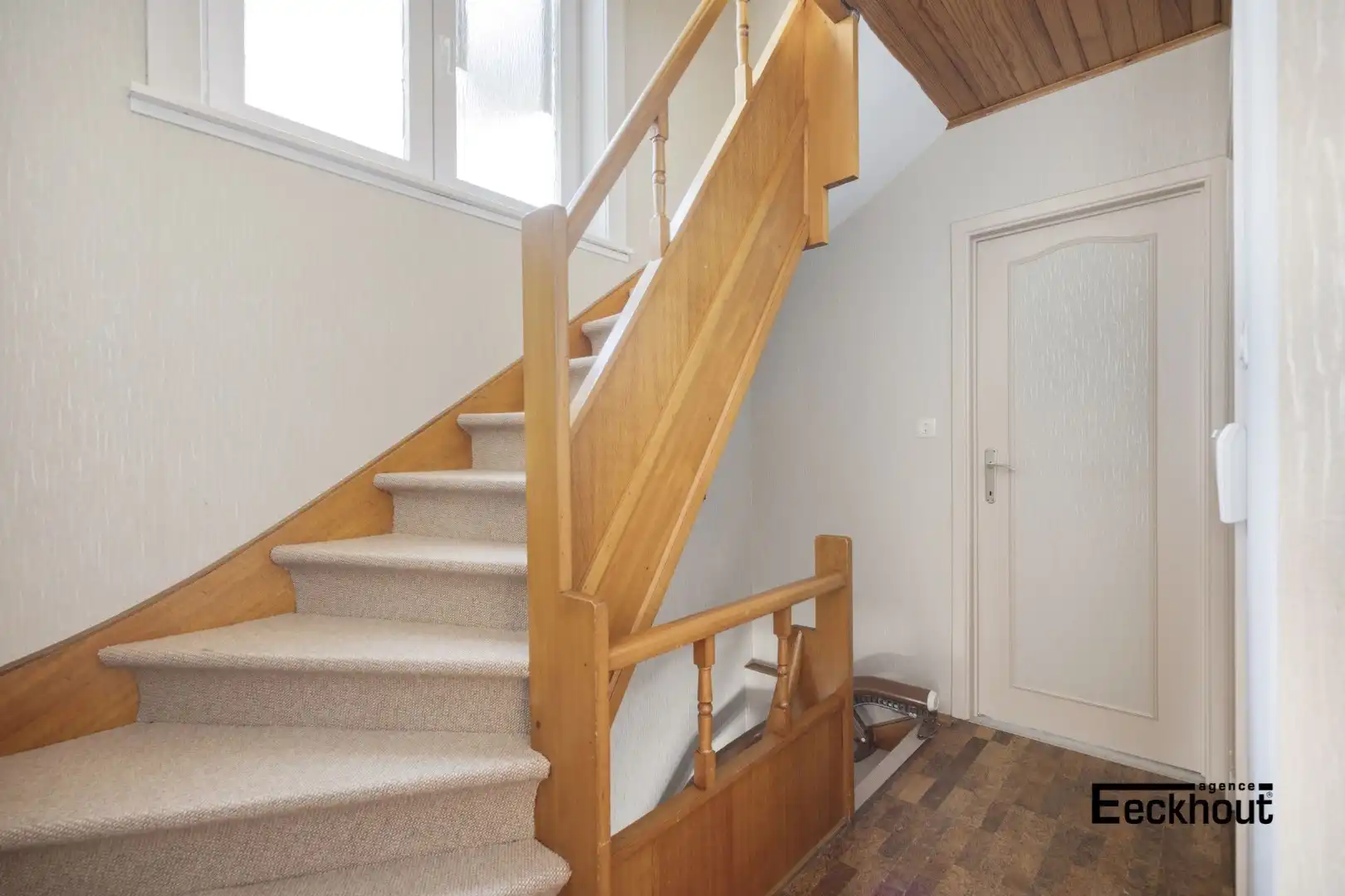 Ruime halfopen woning met tuin en garage aan de Spuikom te Bredene! foto 8