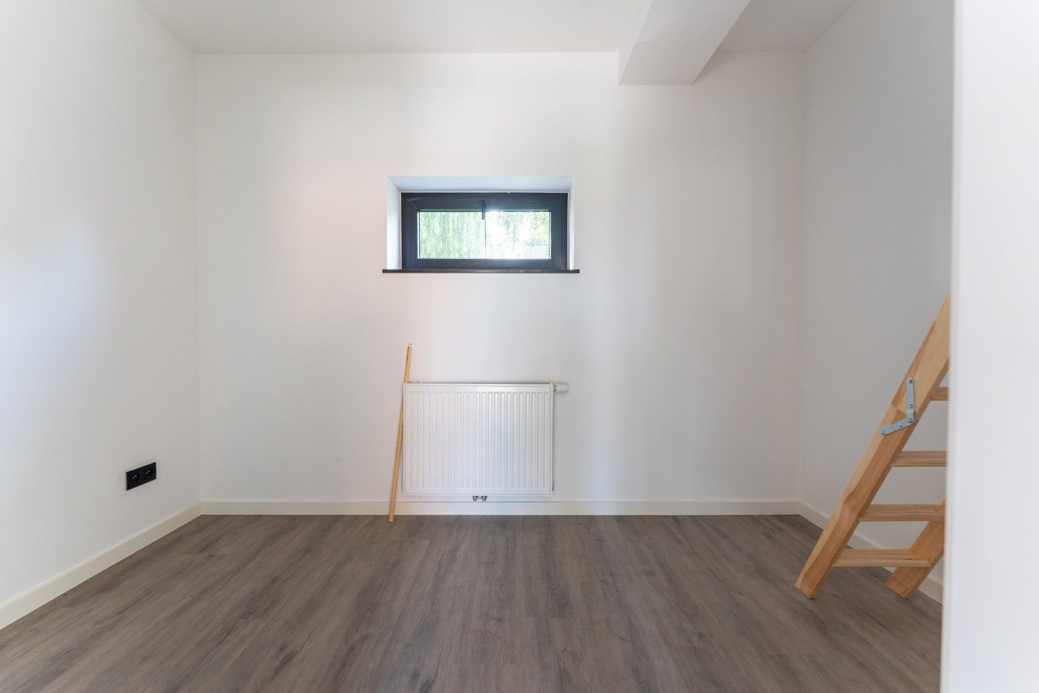 Volledig gerenoveerde gelijkvloerse woning met leuke tuin foto 20