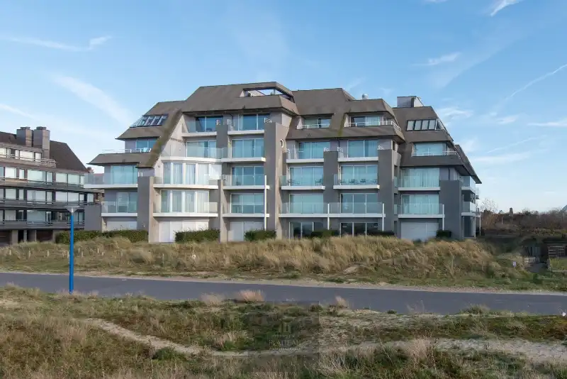 Uitzonderlijk doorloop-appartement aan het strand van Groenendijk. foto 2