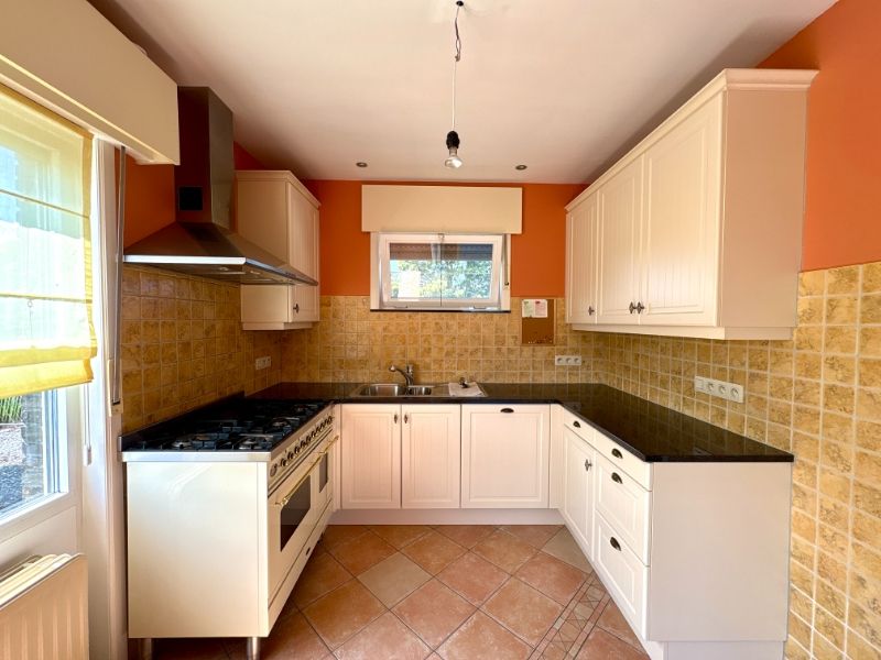 Ruime bungalow met 2 slaapkamers en tuin foto 4