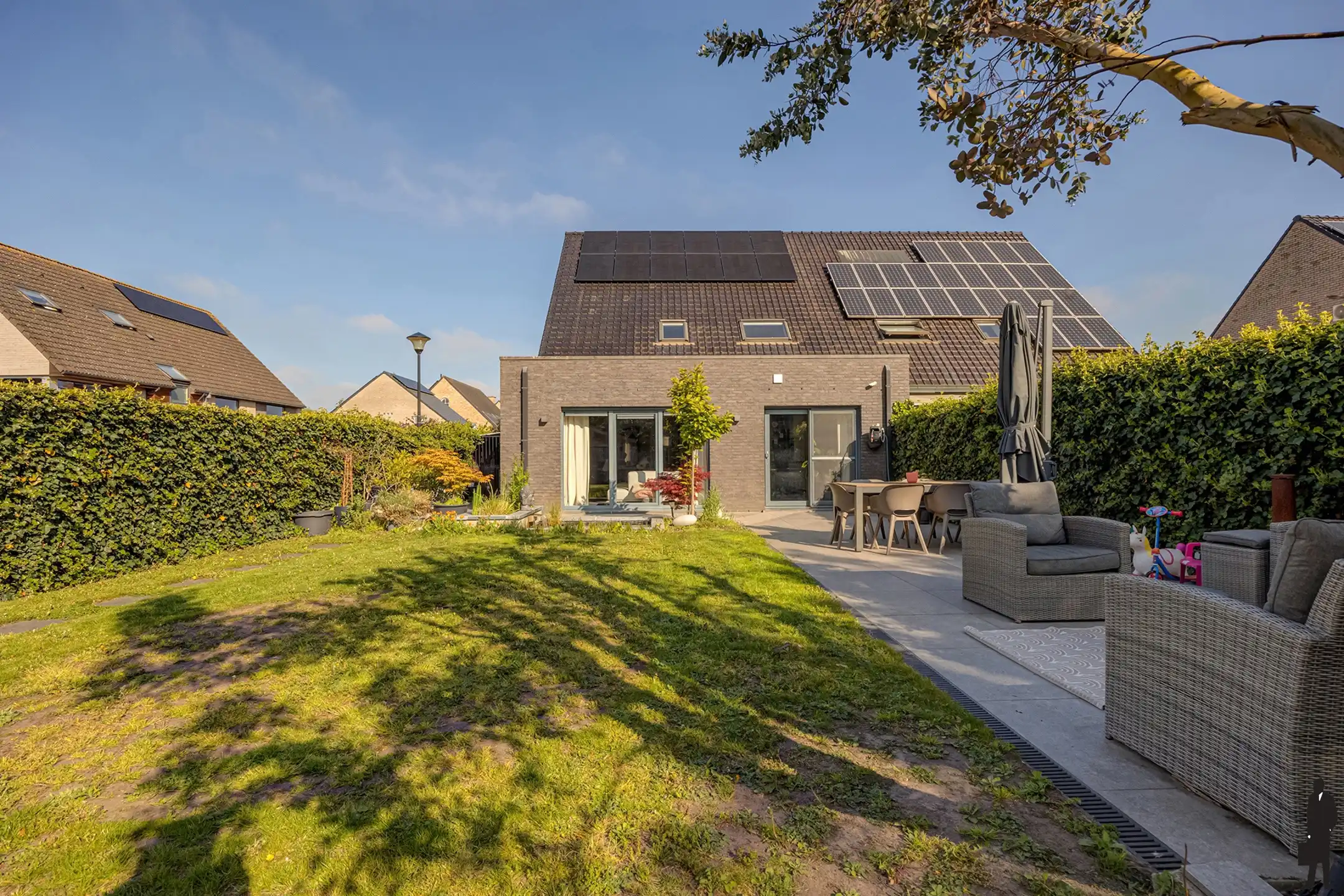 Ruime, energiezuinige gezinswoning met zonnige tuin foto 16