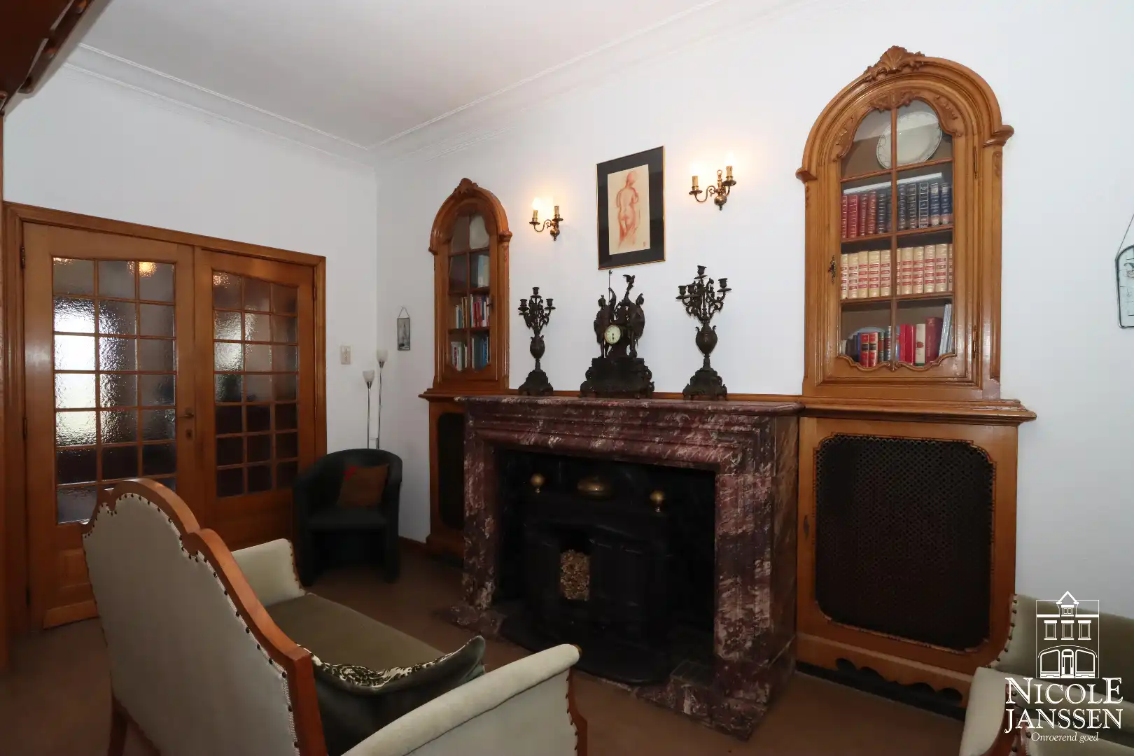 Op te frissen stadswoning met zes slaapkamers en gezellige stadstuin foto 4