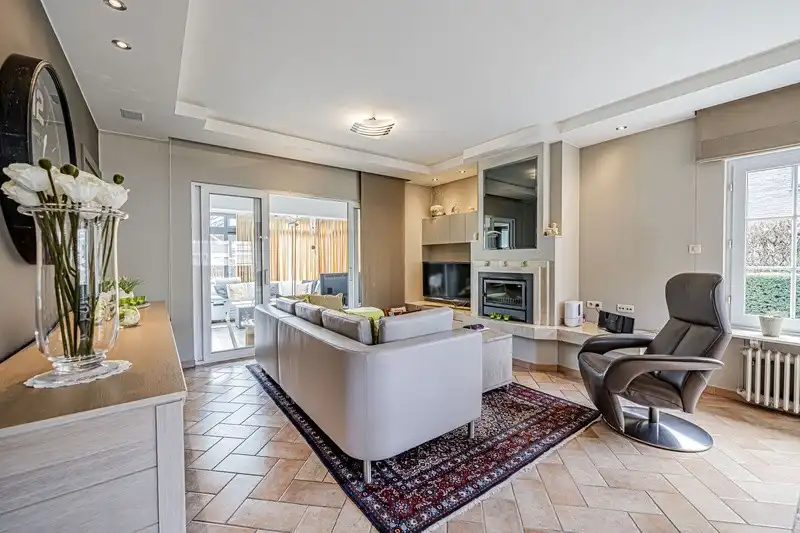 Karaktervolle, statige villawoning met 3 à 4 slpks en royale tuin foto 6